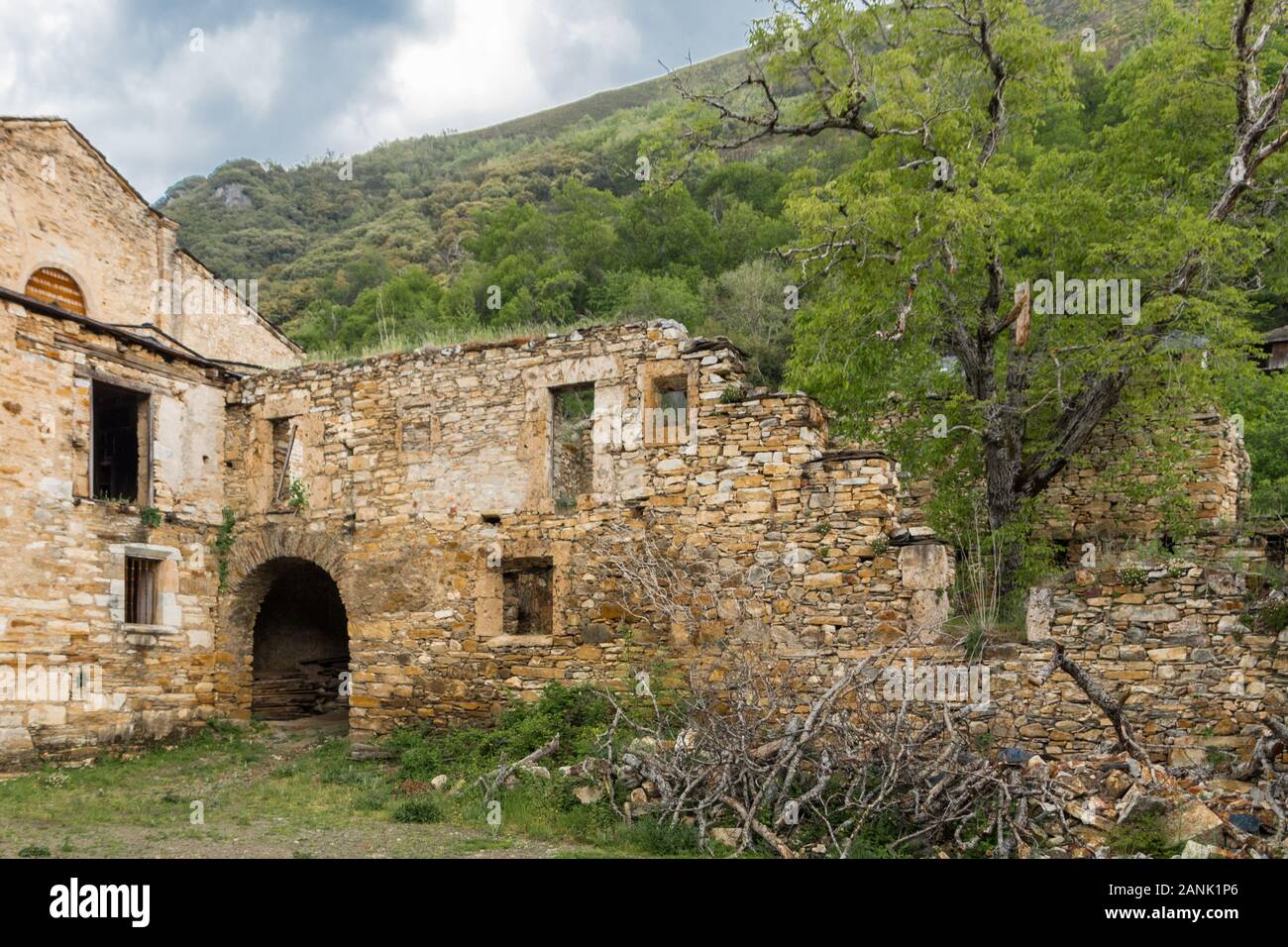 Resti di una vecchia costruzione Foto Stock