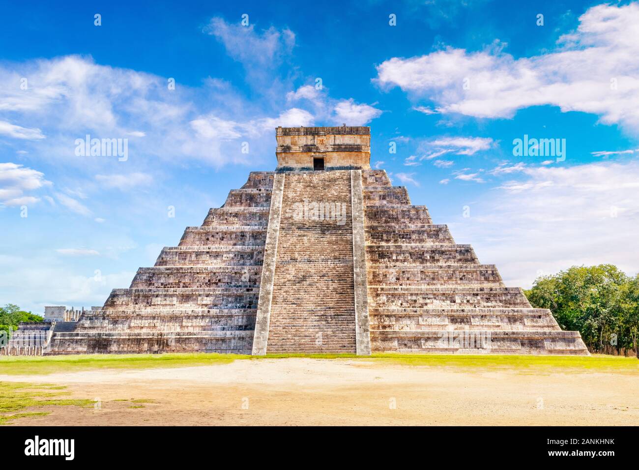 Famosa Piramide di Kukulcan a Chichen Itza, la più grande città archeologica del pre-colombiana civiltà Maya nella penisola dello Yucatan di Mexic Foto Stock
