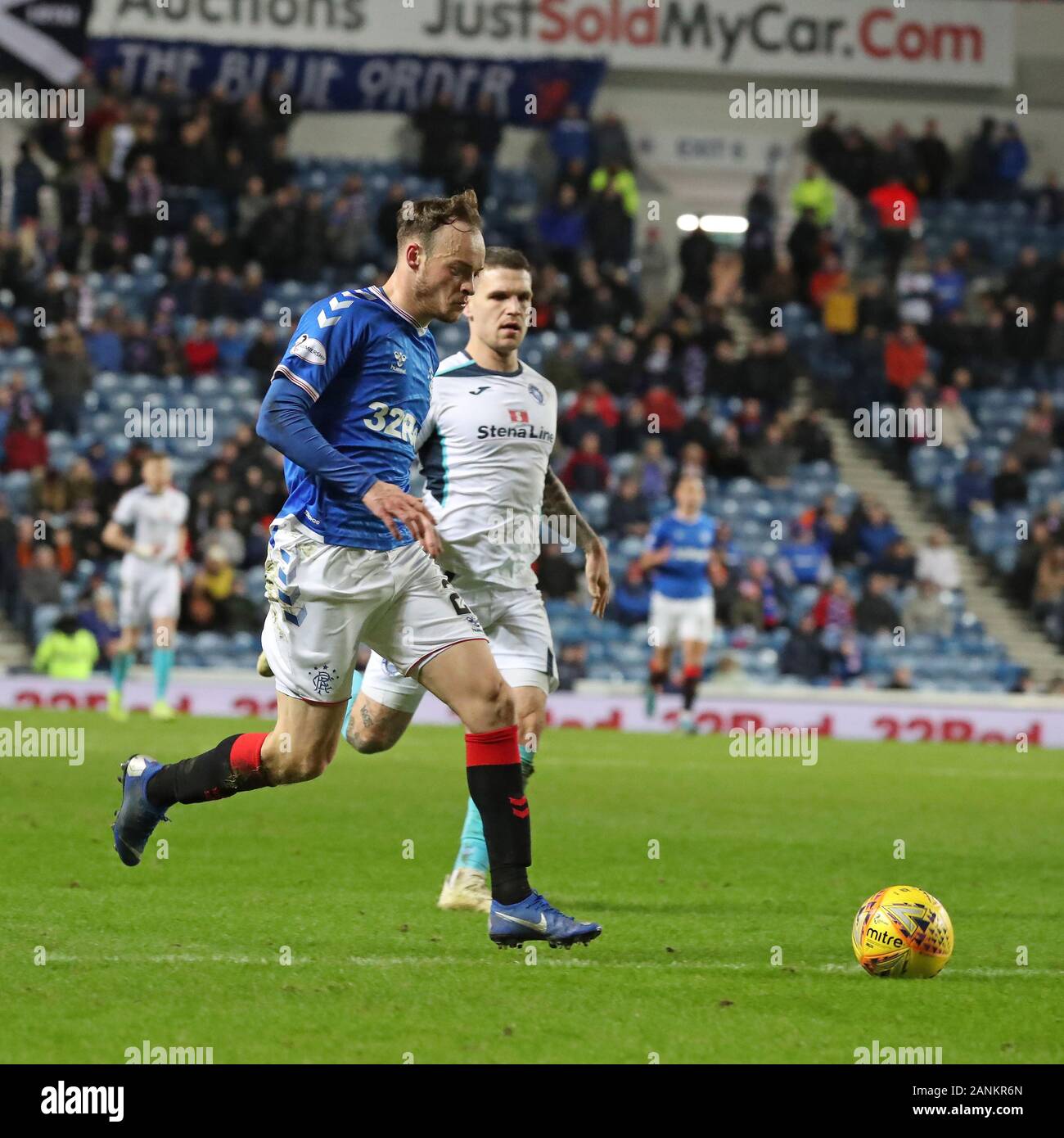 Glasgow, Scotland, Regno Unito. Il 17 gennaio 2020. Rangers FC giocato contro Stranraer FC nel quarto (4°) round della Coppa Scozzese a Ibrox football Stadium, Glasgow, Scotland, Regno Unito in un knock out la concorrenza per stabilire quale squadra va avanti per il prossimo round. Rangers sono attualmente seduto secondo in Premier League e Stranraer sono piazzato decimo (10th) in Scozia prima divisione. Rangers ha vinto 2 -0 Credito: Findlay/ Alamy News Foto Stock