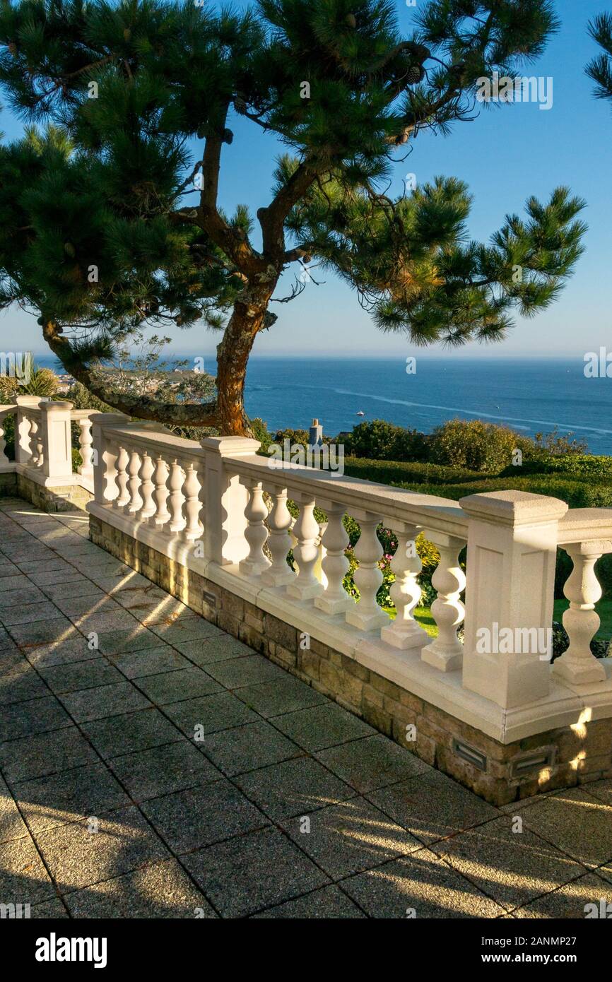 Picture of Balustrade blue sea stone immagini e fotografie stock ad alta ...