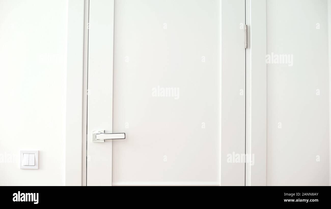 Chiusa la porta bianca hotel o casa camera, sistemazione area proibita, hotel suite Foto Stock