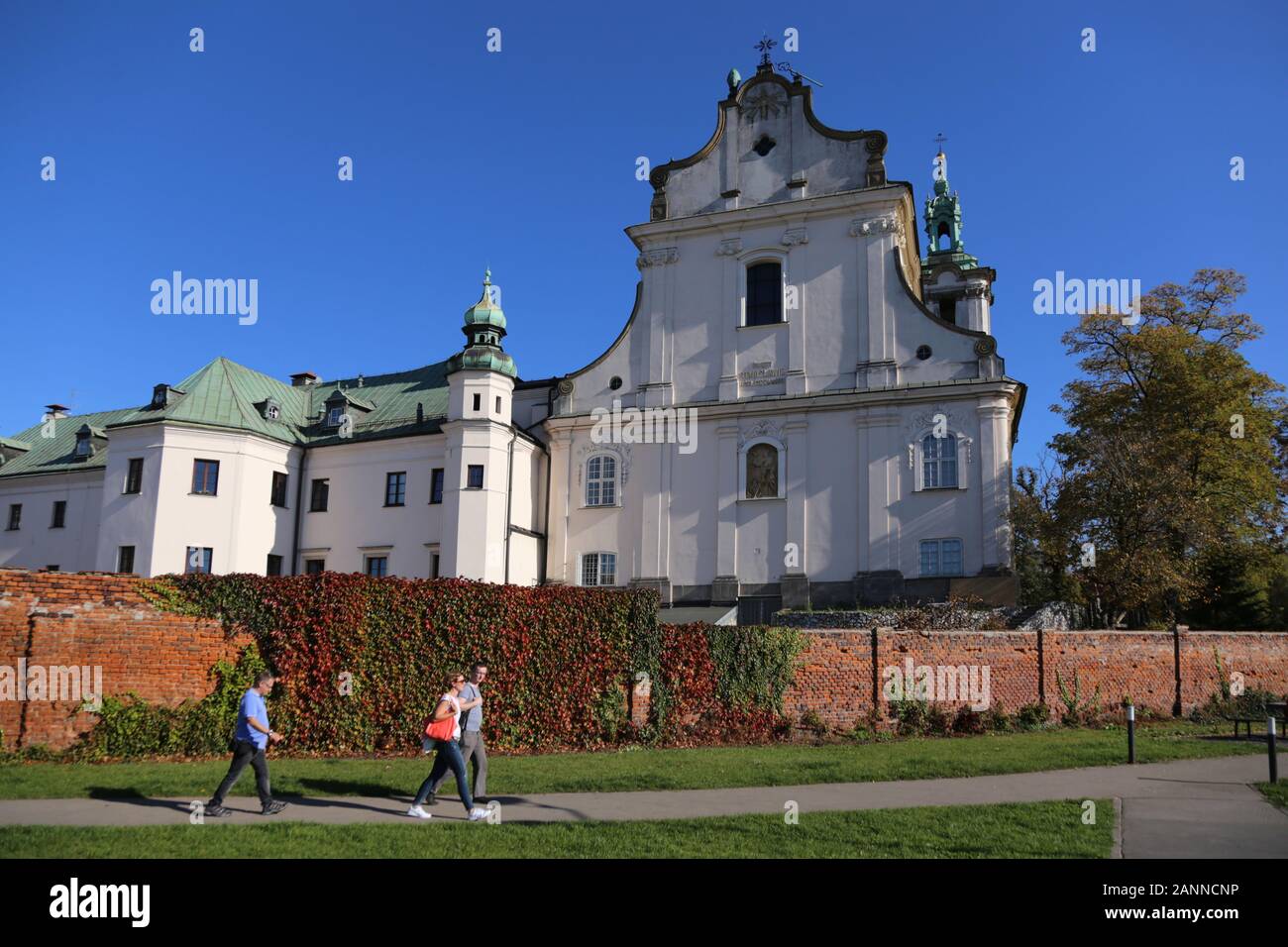 Cracovia. Cracovia. La Polonia. Chiesa di San Michele Arcangelo e San Stanislao Vescovo e martire e Padri Paolini monastero chiamato 'Na Skalce' Foto Stock