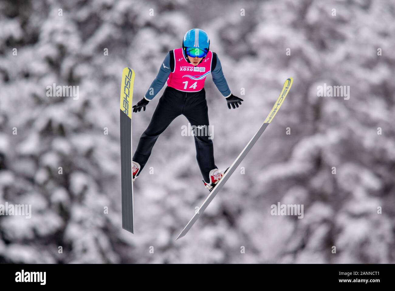 Losanna, Svizzera. 18th, 2020 gen. ONOZAWA Taiga (JPN) compete in combinata nordica: Uomini Individuale NH/6km Ski Jumping fase eliminatoria del concorso durante il Lausanne 2020 Olimpiadi della Gioventù a Les Tuffes Nordic Center su Sabato, 18 gennaio 2020. Losanna, Svizzera. Credito: Taka G Wu/Alamy Live News Foto Stock