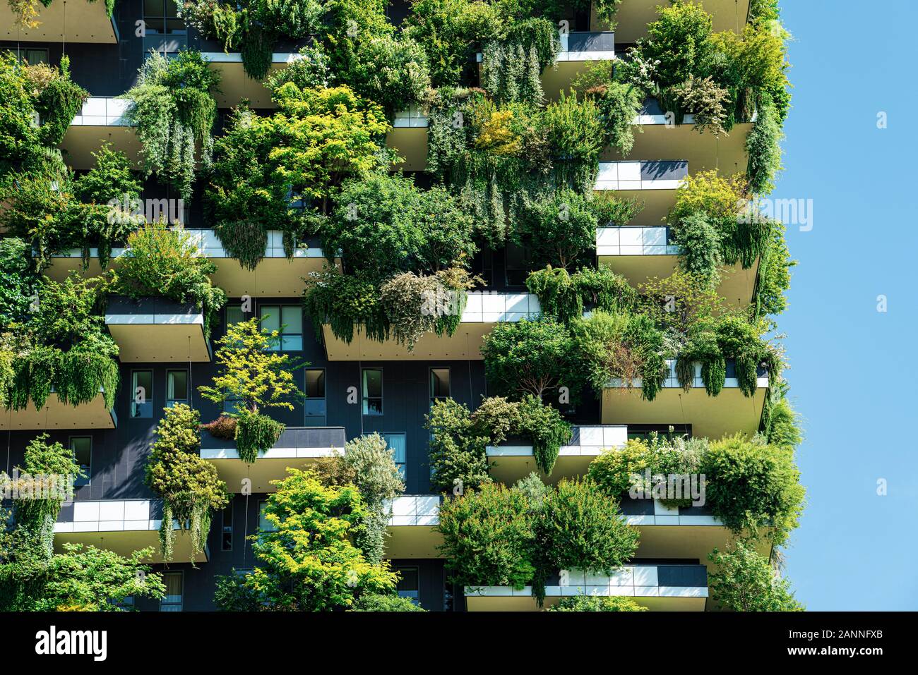 Milano, Italia - 31 Maggio 2019: Bosco Verticale o bosco verticale sono una coppia di torri residenziali a Milano. Edifici contengono più di 900 alberi, Foto Stock