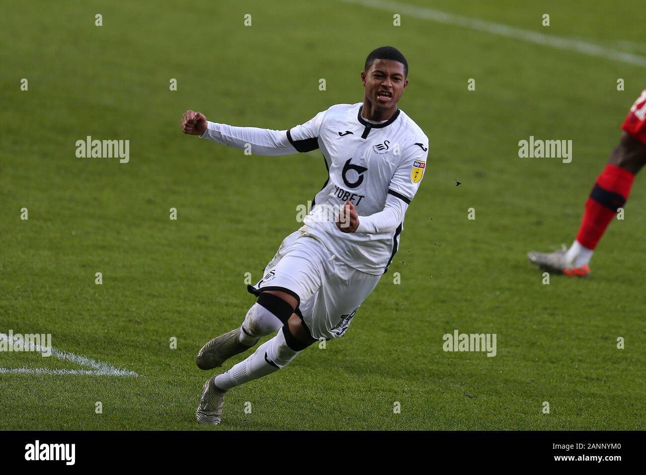 Swansea, Regno Unito. 18 gennaio, 2020. Swansea, Regno Unito. 18 gennaio, 2020. Rhian Brewster di Swansea City celebra dopo egli punteggi squadre il suo primo obiettivo di renderlo 1-1. EFL Skybet partita in campionato, Swansea City v Wigan Athletic al Liberty Stadium di Swansea, Galles del Sud sabato 18 gennaio 2020. Questa immagine può essere utilizzata solo per scopi editoriali. Solo uso editoriale, è richiesta una licenza per uso commerciale. Nessun uso in scommesse, giochi o un singolo giocatore/club/league pubblicazioni. pic da Andrew Orchard/Andrew Orchard fotografia sportiva/Alamy Live news Credito: Andrew Orchard fotografia sportiva/Alamy Live News Foto Stock