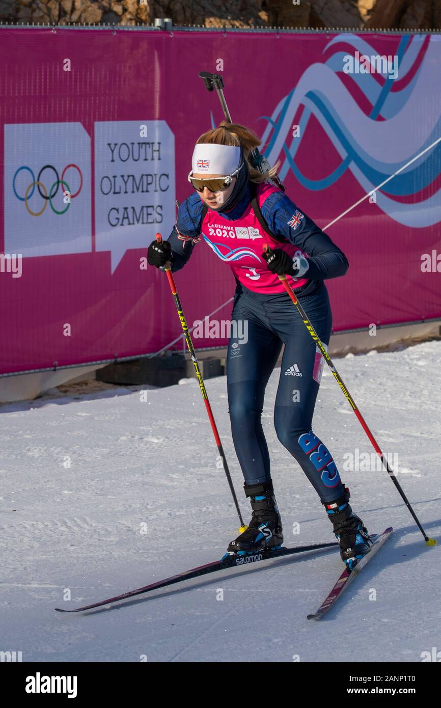 Shawna Pendry (17) del team GB compete nel biathlon individuale femminile 10km ai Giochi Olimpici della Gioventù di Losanna 2020 il 11th gennaio 2020 Foto Stock