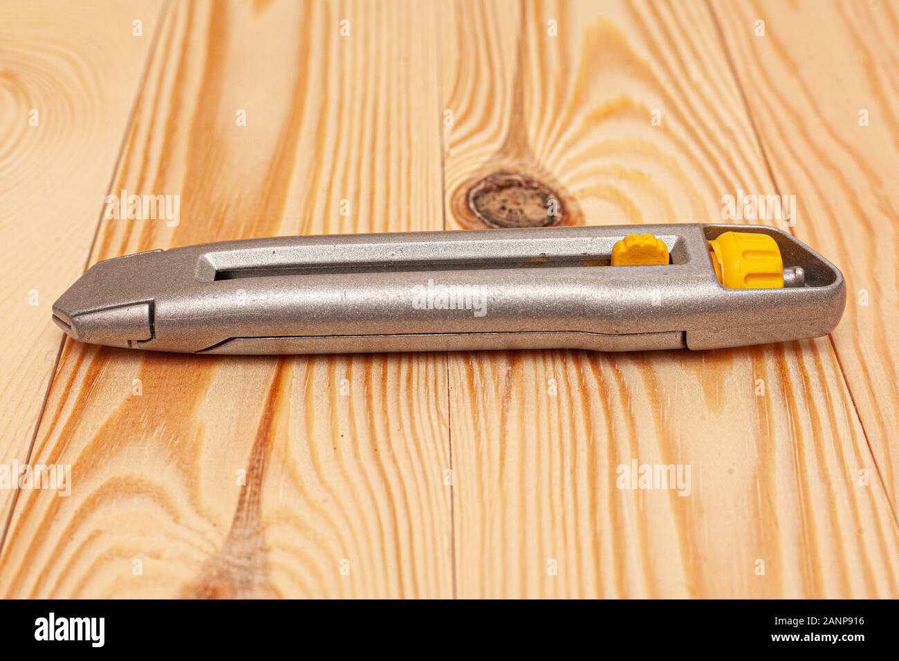 Il coltello è la costruzione. Stock photo ferro coltello di montaggio. Foto Stock