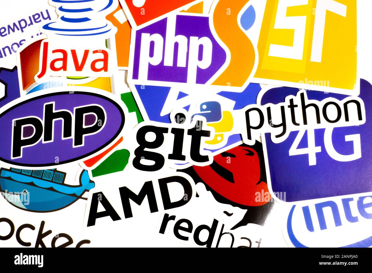 Los Angeles, California, Stati Uniti - 17 gennaio 2020: Icone e sfondo del logo IT, Editoriale Illustrativo Foto Stock