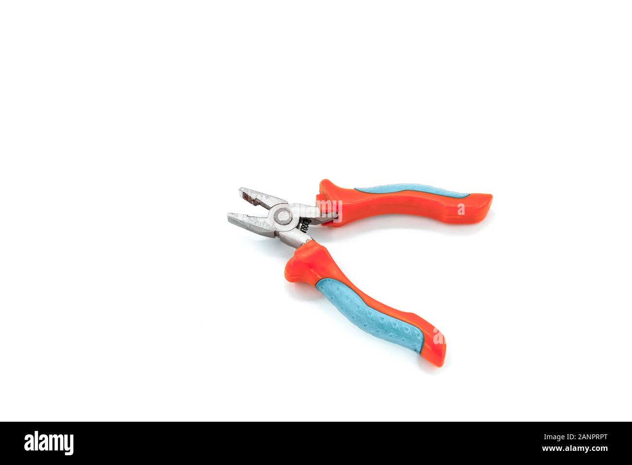 Sul bianco, pinze utilizzati nelle apparecchiature elettriche ed opere di smontaggio Foto Stock