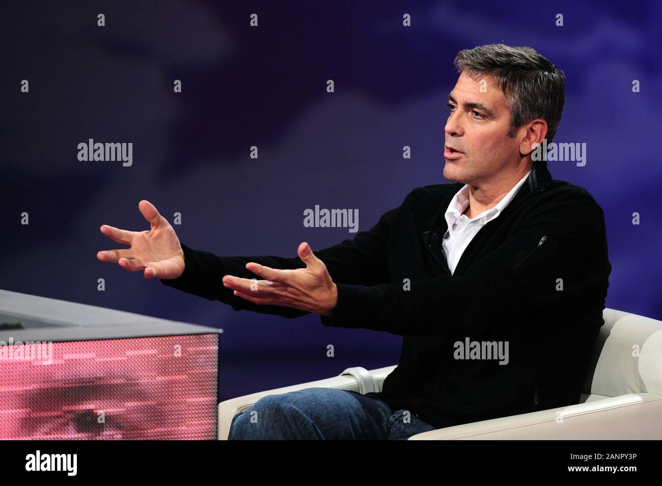 Milano Italia 10/04/2008 , George Clooney ospite della trasmissione Che tempo che fa' in Studi Rai. Foto Stock