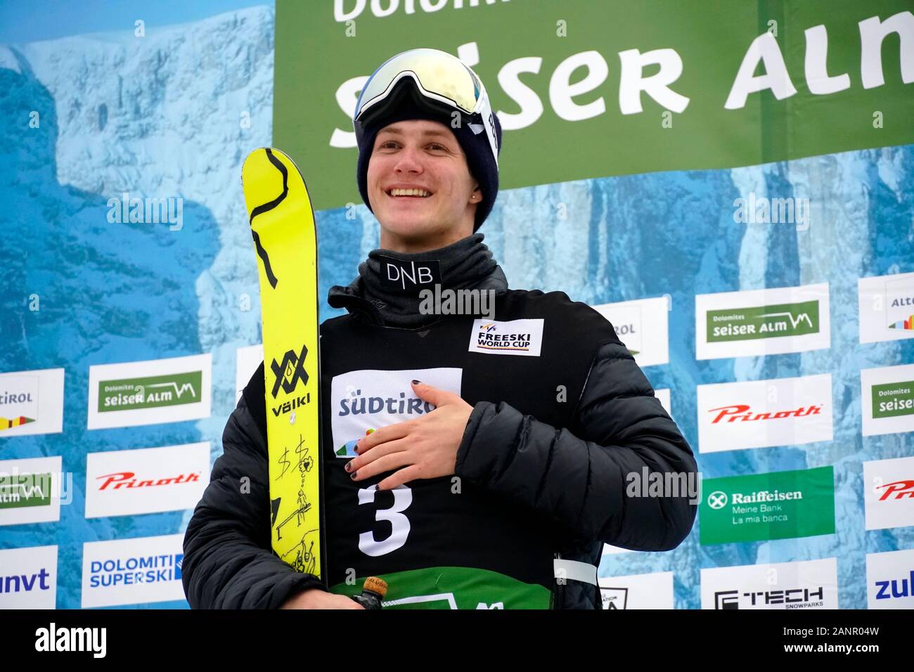 Alto Adige - Italia 18 gennaio, 2020. Ruud Birk dalla Norvegia - il primo posto. Decorazione di vincitori cerimonia al FIS Slopestyle Freeski World Cup su 18.01.2020 nella Seiser Alm (Alpe di Siusi) Snowpark, Italia. Credito: AlfredSS/Alamy Live News Foto Stock