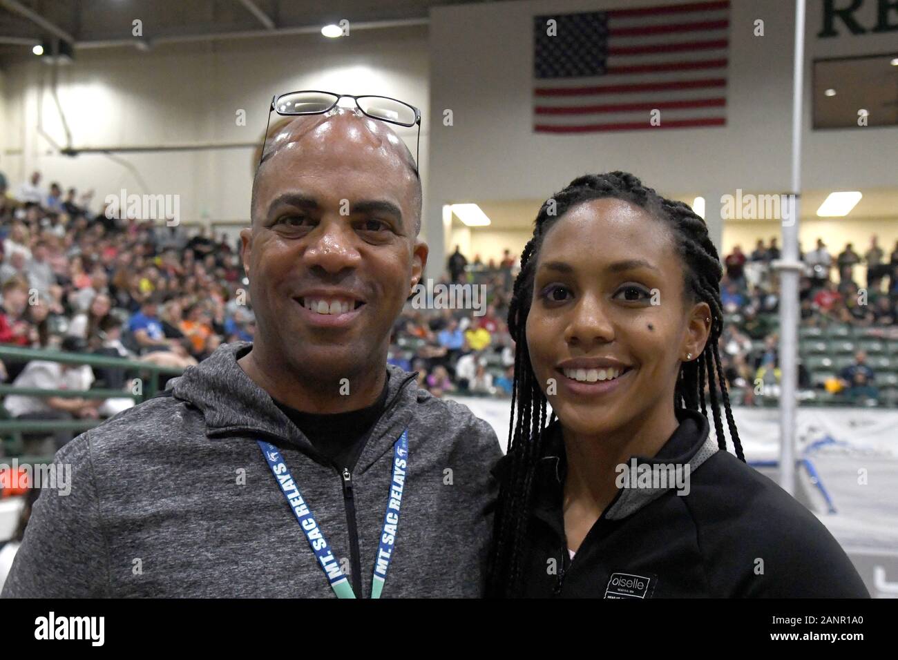 Esercito degli Stati Uniti il maggiore generale Ronald Clark (Ronald P. Clark), sinistra, pone con la figlia Megan Clark durante il National Pole Vault vertice, Venerdì, Gennaio 17, 2020, che si terrà a Reno, Nev. (Foto di IOS/ESPA-immagini) Foto Stock