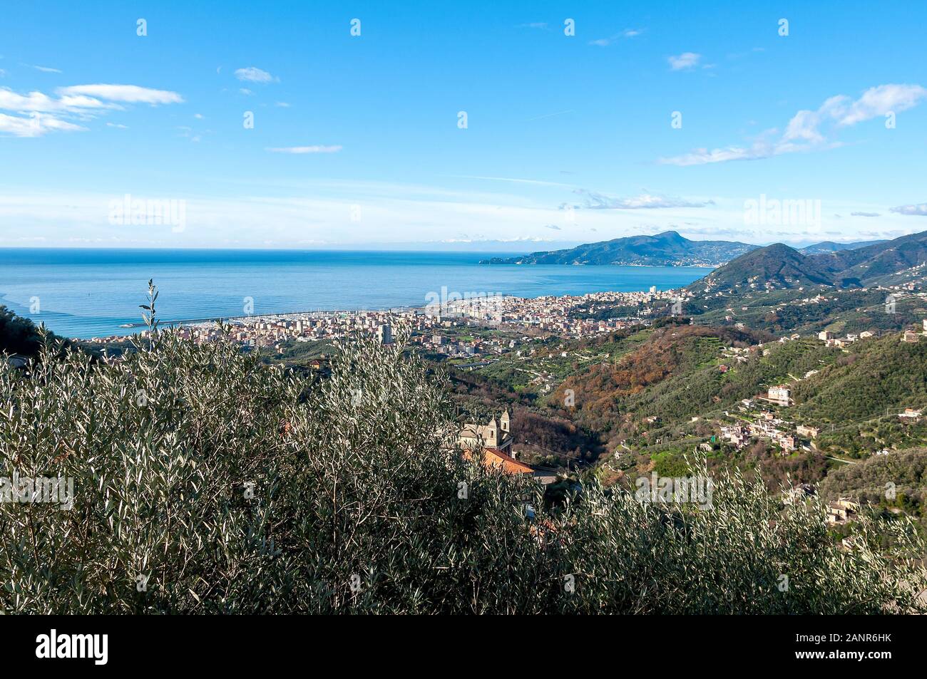 Vista del Golfo Tigullio - Chiavari, Cogorno, Lavagna e Portofino - Mar  Ligure - Italia Foto stock - Alamy