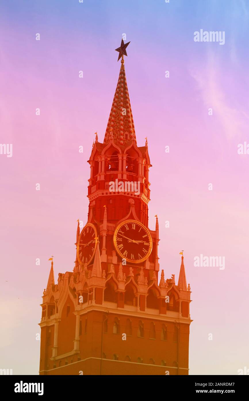 Bellissima foto di panorami del Cremlino di Mosca templi in una giornata di sole Foto Stock