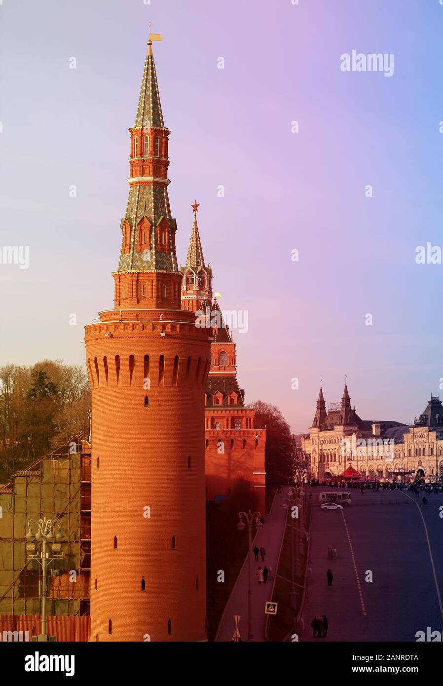 Bellissima foto di panorami del Cremlino di Mosca templi in una giornata di sole Foto Stock