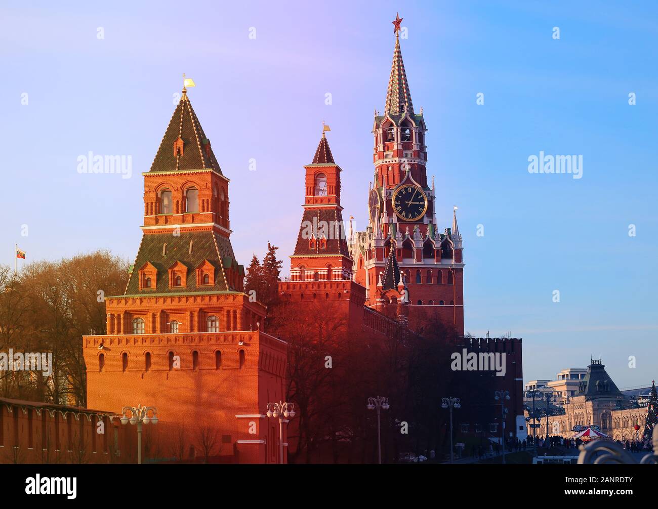 Bellissima foto di panorami del Cremlino di Mosca templi in una giornata di sole Foto Stock