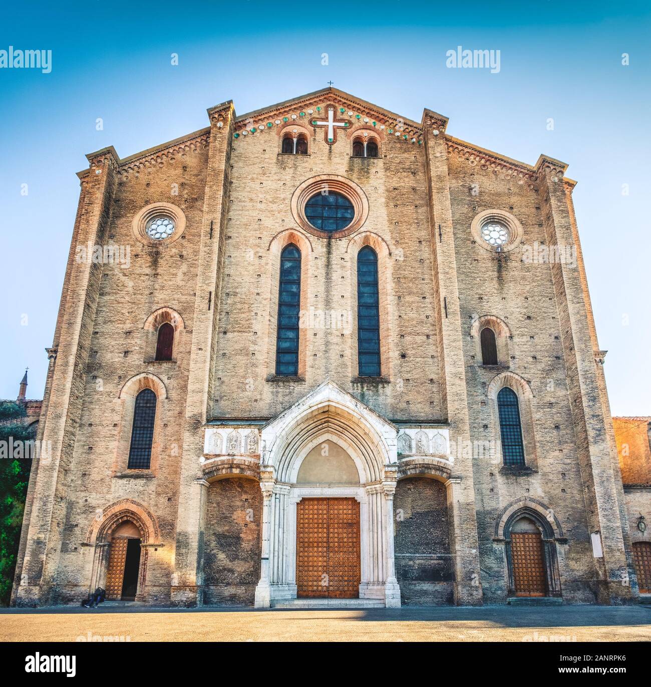 Bologna punto di riferimento locale della regione Emilia Romagna Italia - Basilica di San Francesco Foto Stock