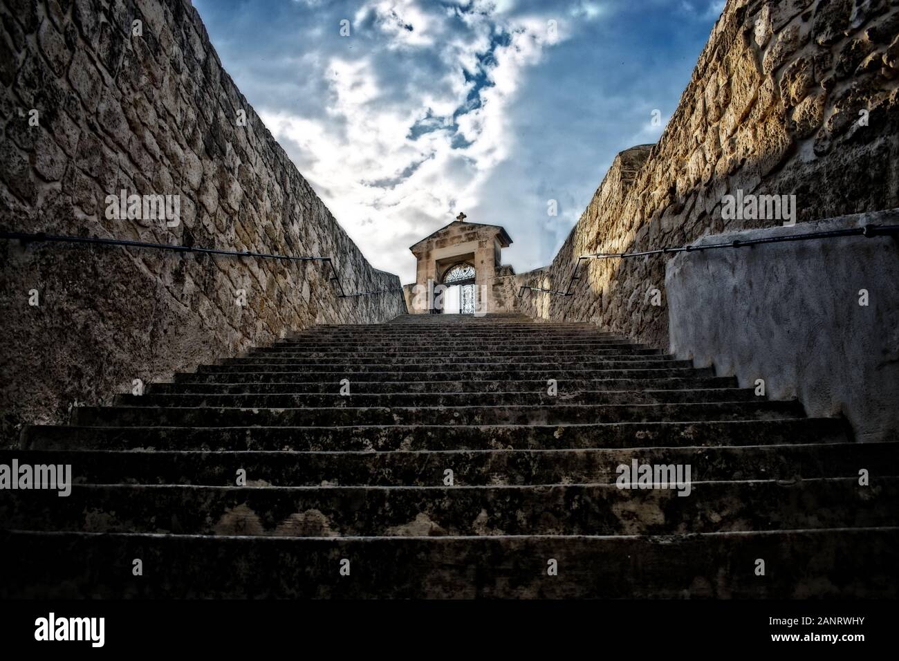 Su per le scale Foto Stock