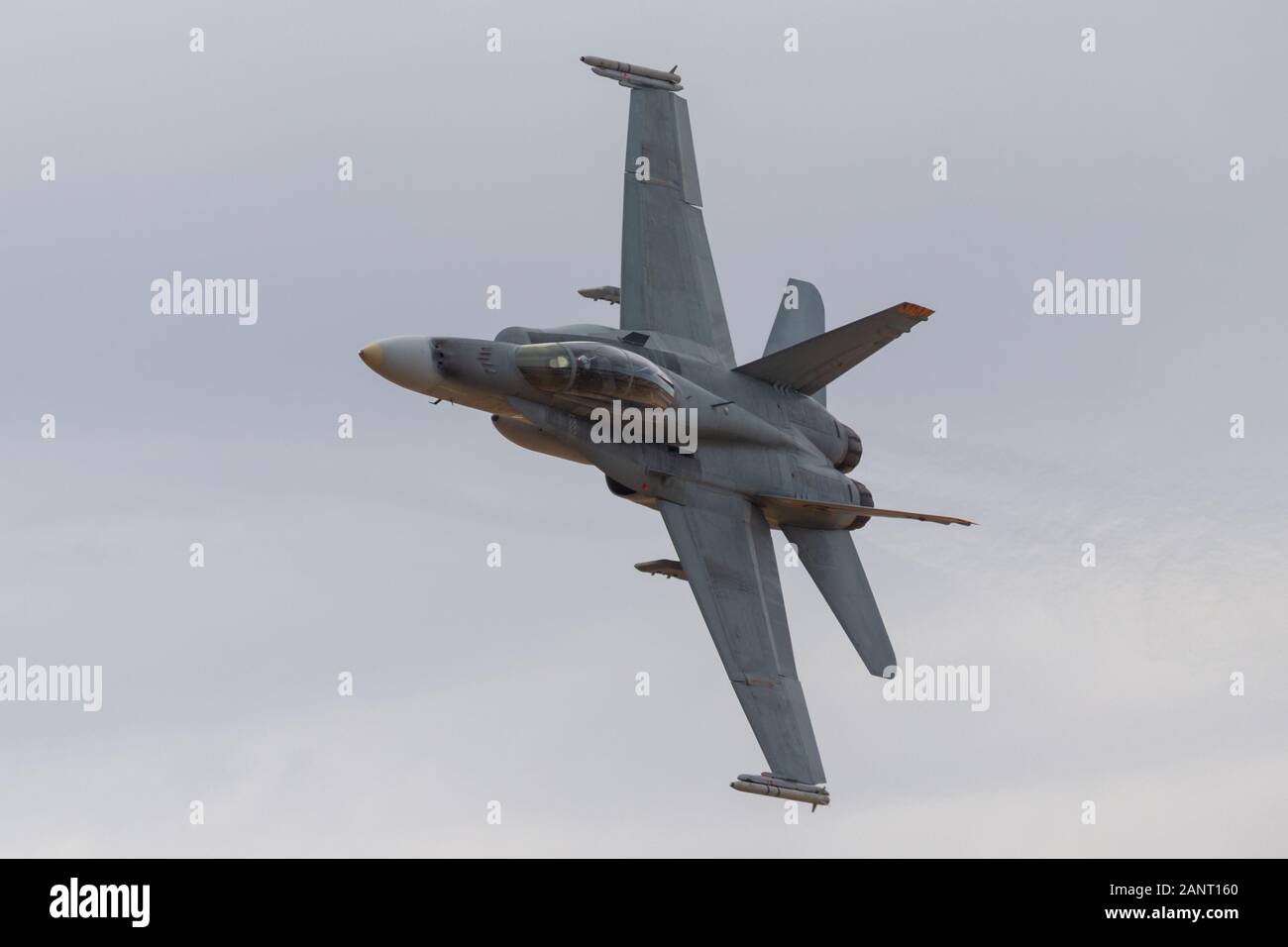 Royal Australian Air Force (RAAF) McDonnell Douglas F/A-18B Hornet jet un21-109 da n. 2 funzionamento unità di conversione in base a RAAF Williamto Foto Stock