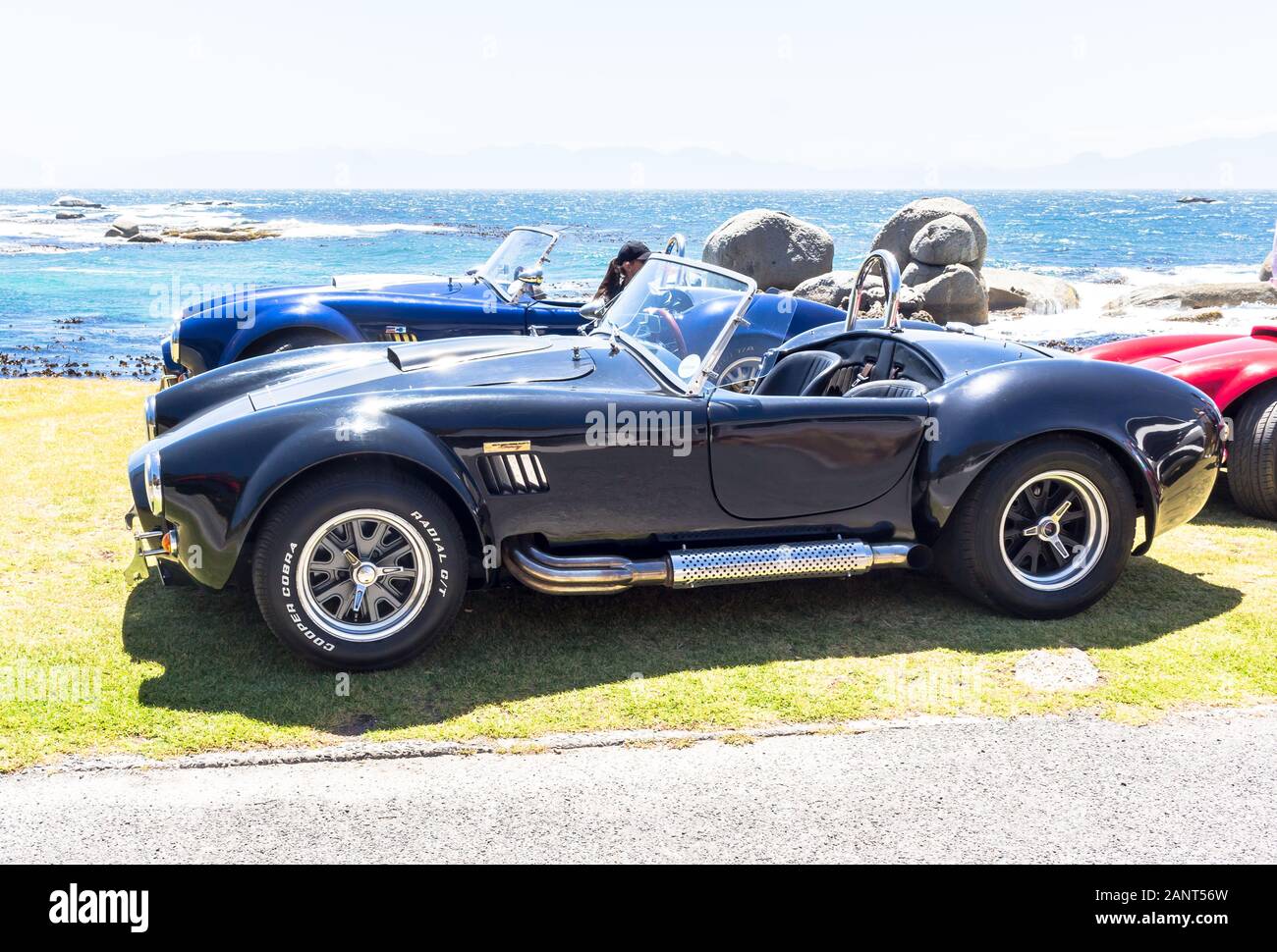 SIMONS Town, Sud Africa - 31 dicembre 2010: Cobra Shelbys per noleggio parcheggiata vicino alla Città di Simon pronto a prendere vista veggenti e drogati di adrenalina per un d Foto Stock