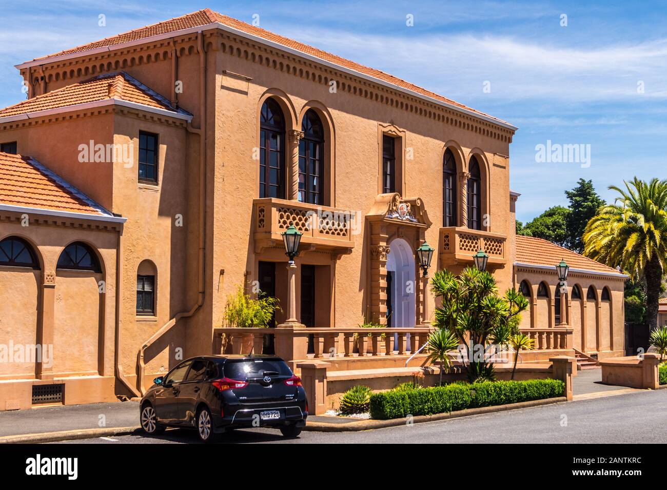 Art Deco blu, bagni di stile coloniale spagnolo, 1933, il Government Gardens, Rotorua, Isola del nord, Nuova Zelanda Foto Stock