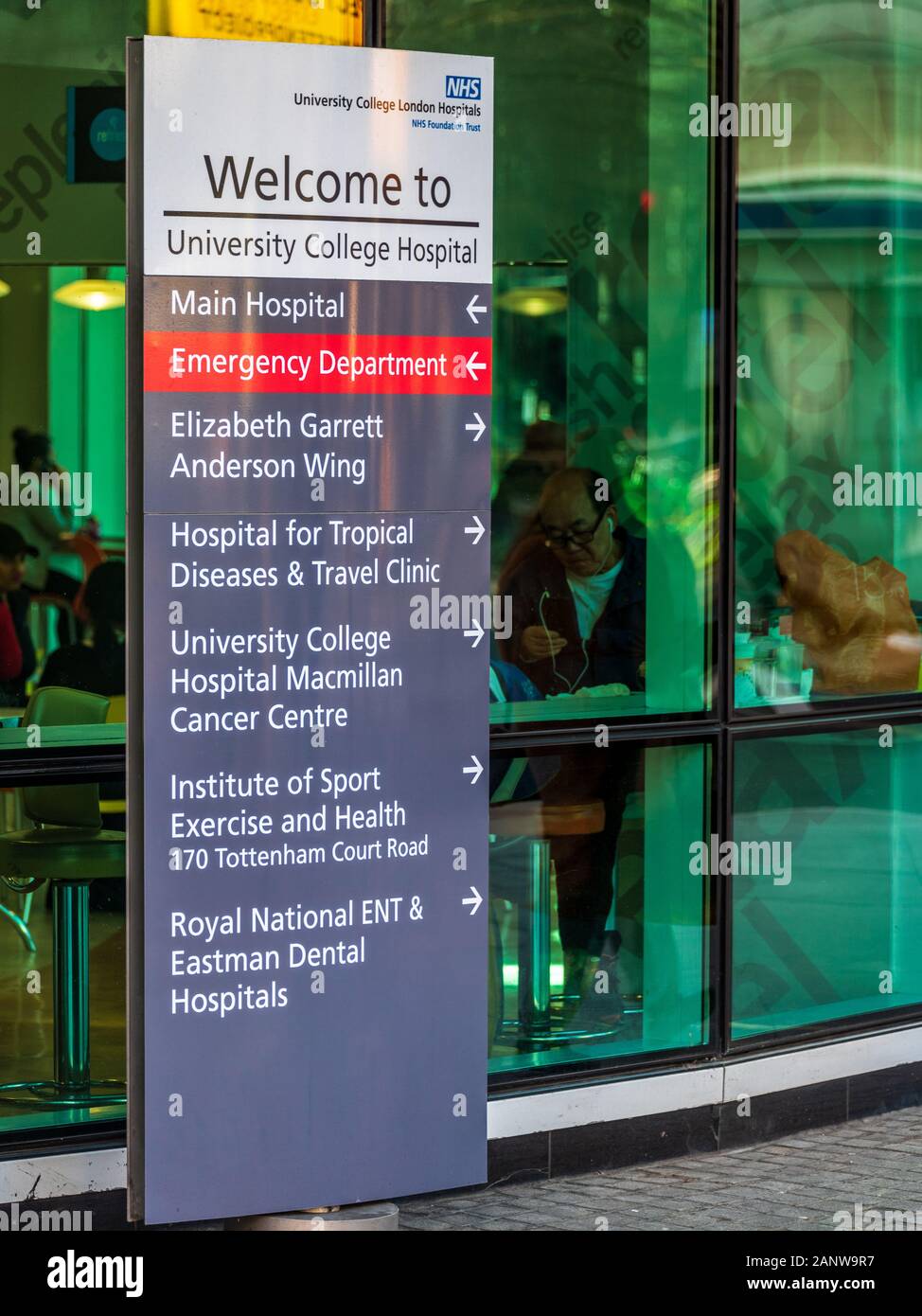 University College Hospital di Londra - UNITÀ CENTRALE ABITACOLO di Londra. Firmare all'entrata di University College Hospital Euston Road Londra Centrale Foto Stock