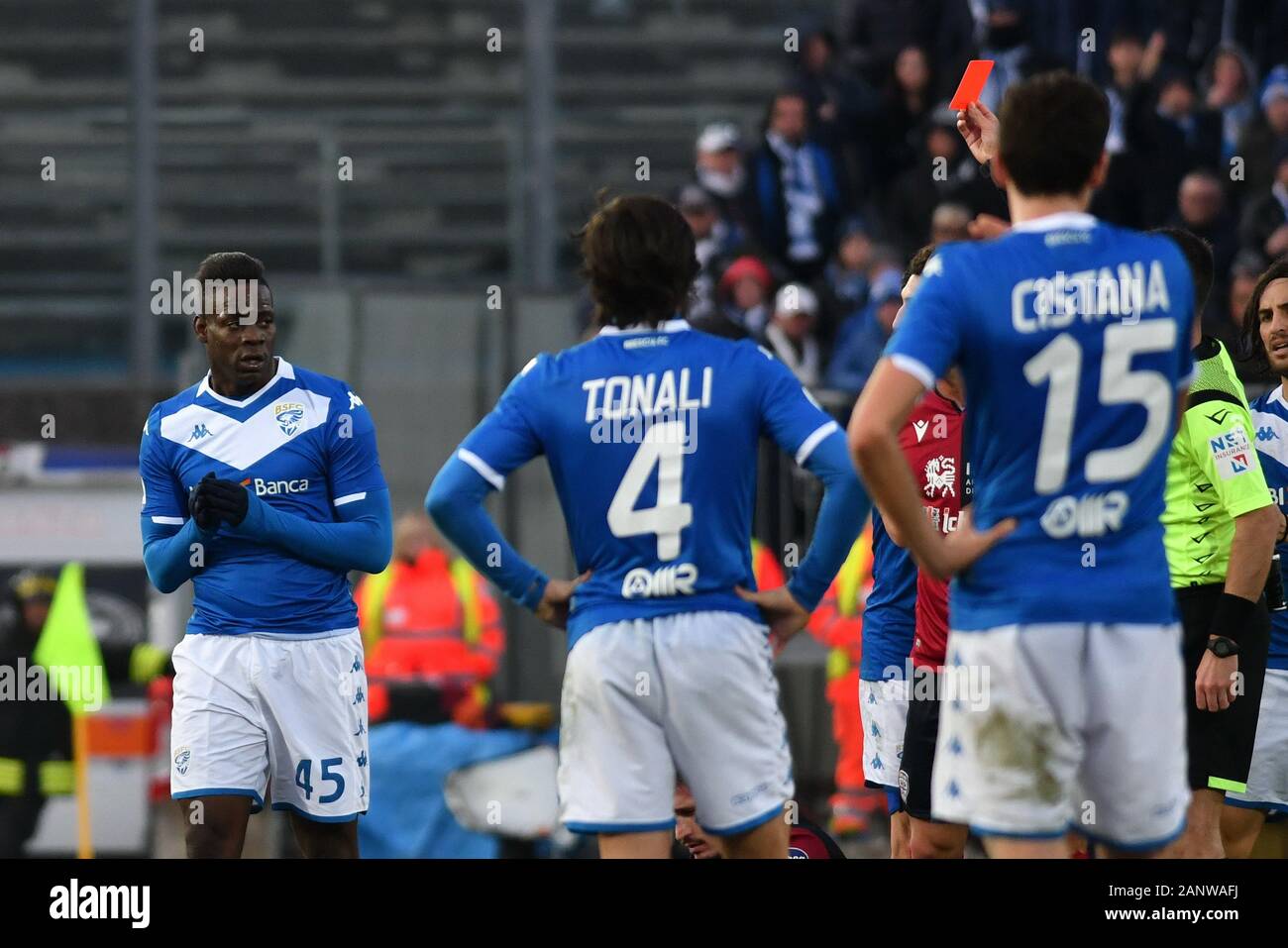 Brescia, Italia, 19 gen 2020, inviando off per balotelli brescia durante Brescia vs Cagliari - Calcio italiano di Serie A uomini campionato - Credito: LPS/Alessio Tarpini/Alamy Live News Foto Stock