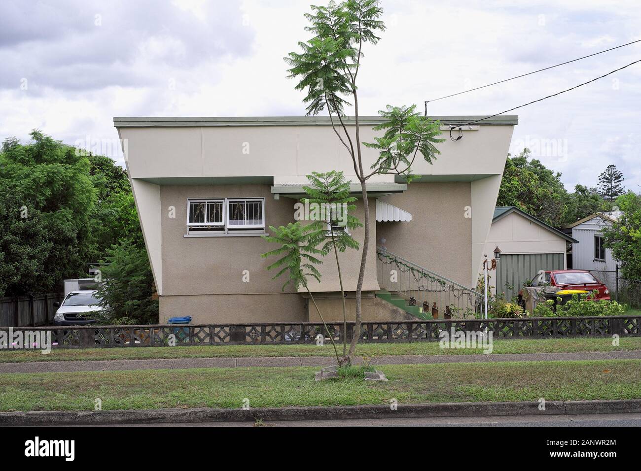 Tetto Skillion, Carina Moderno. Indagine architettonica nei sobborghi di Brisbane di Carina, Camp Hill, Seven Hills, Cannon Hill, la loro topografia. Foto Stock