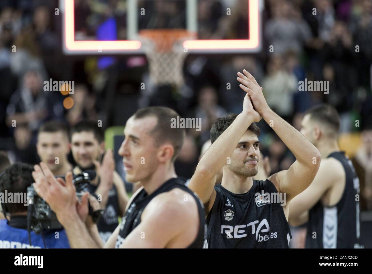 Bilbao, Paesi Baschi. Xix gen, 2020. TOMEU RIGO (7) celebra la vittoria dopo il gioco tra RETABet Bilbao Basket e Baxi Manresa a Miribilla Bilbao Arena. Credit: Edu Del Fresno/ZUMA filo/Alamy Live News Foto Stock