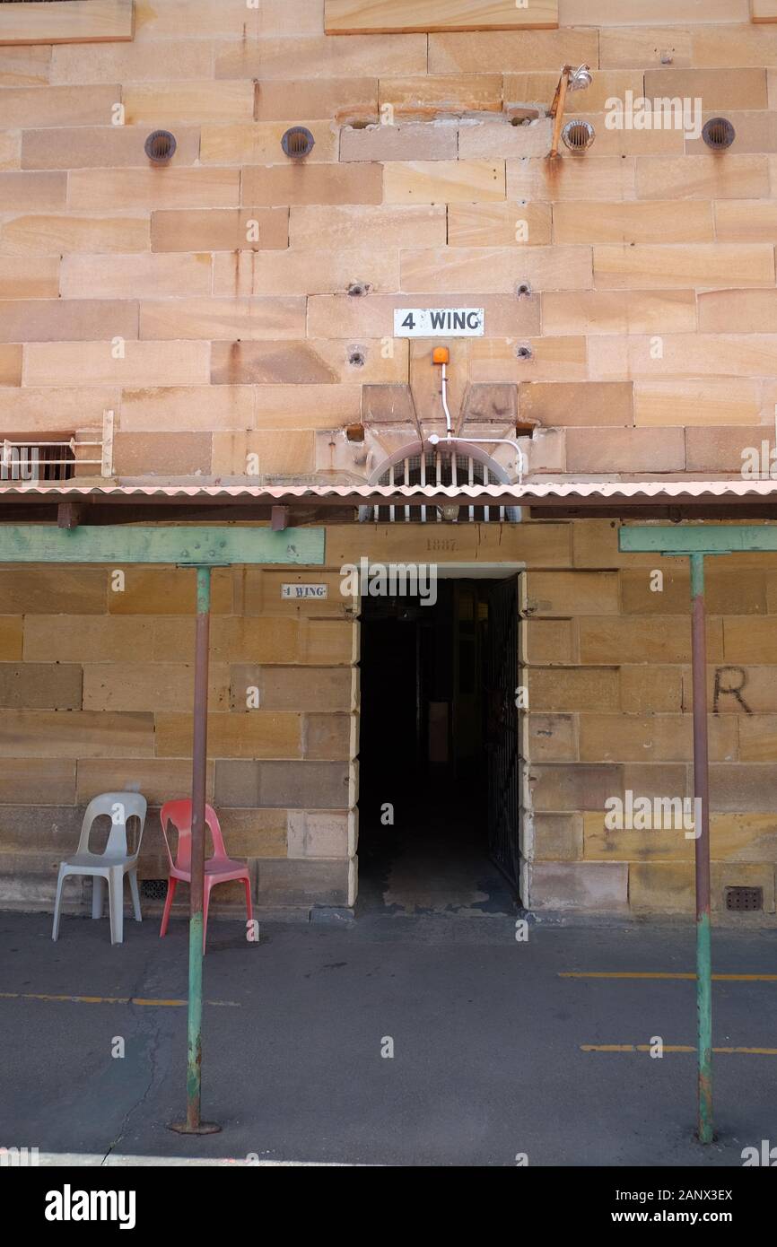 Ingresso all'ala 4 e dettagli verticali in pietra - Parramatta Gaol, Sydney, Australia Foto Stock