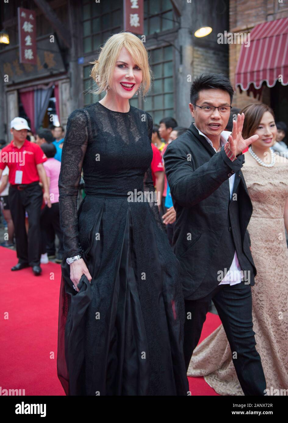 L'attrice Nicole Kidman e Ken Chu, presidente e CEO di Mission Hills gruppo sul tappeto rosso per il lancio della Missione Hill Pro-Am golf tournament di Hai Foto Stock