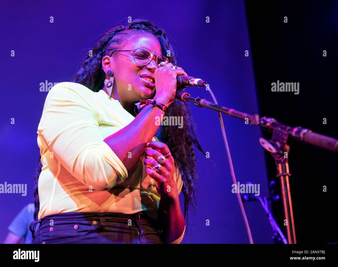 New York, NY - Gennaio 17, 2020: Starr Busby esegue con persone di Champs durante l'inverno Jazz Festival maratona di Brooklyn a casa di sì Foto Stock