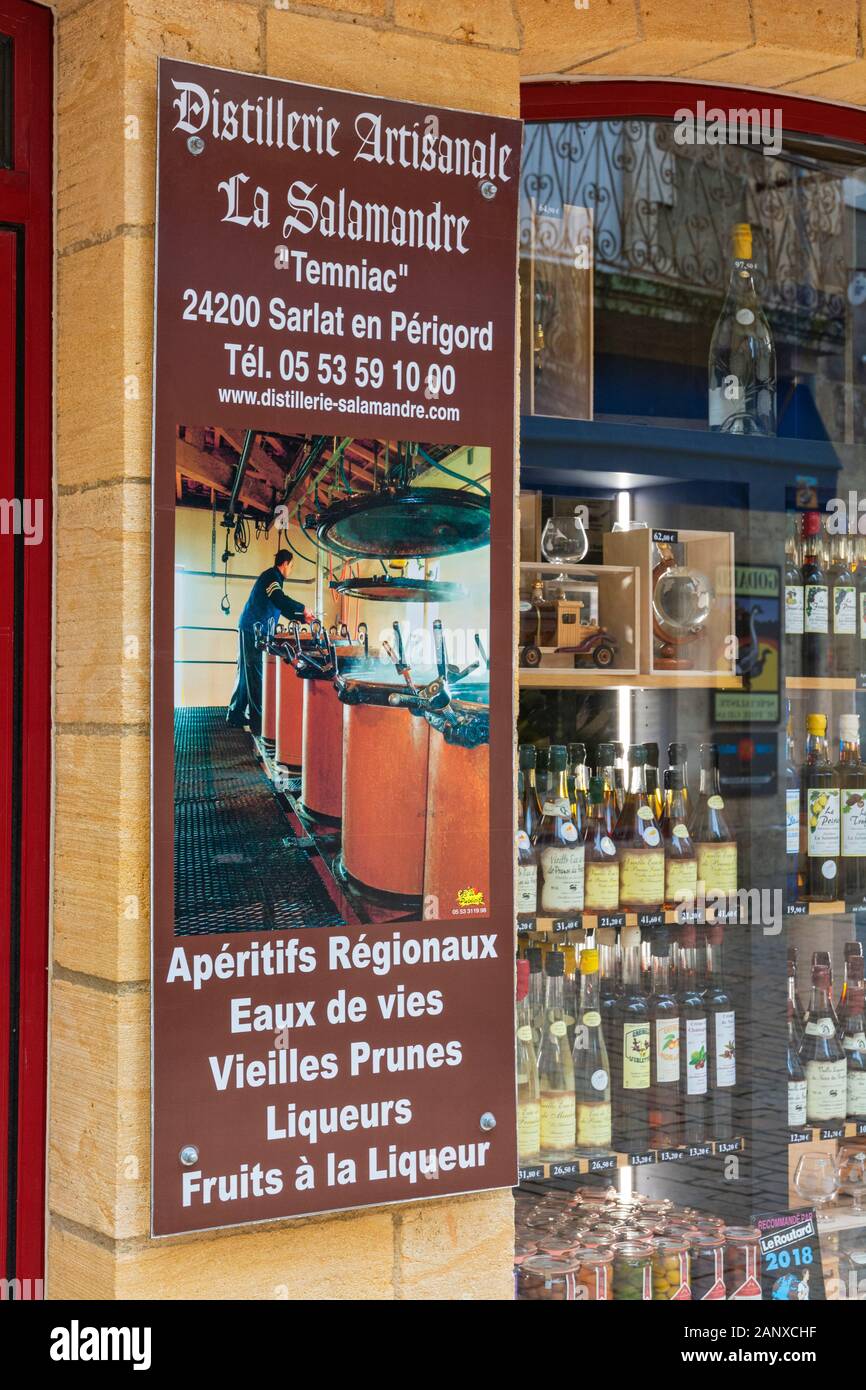 Francia, Dordogne, Sarlat-la-Caneda, Distilleria Artisinal vetrina Foto Stock