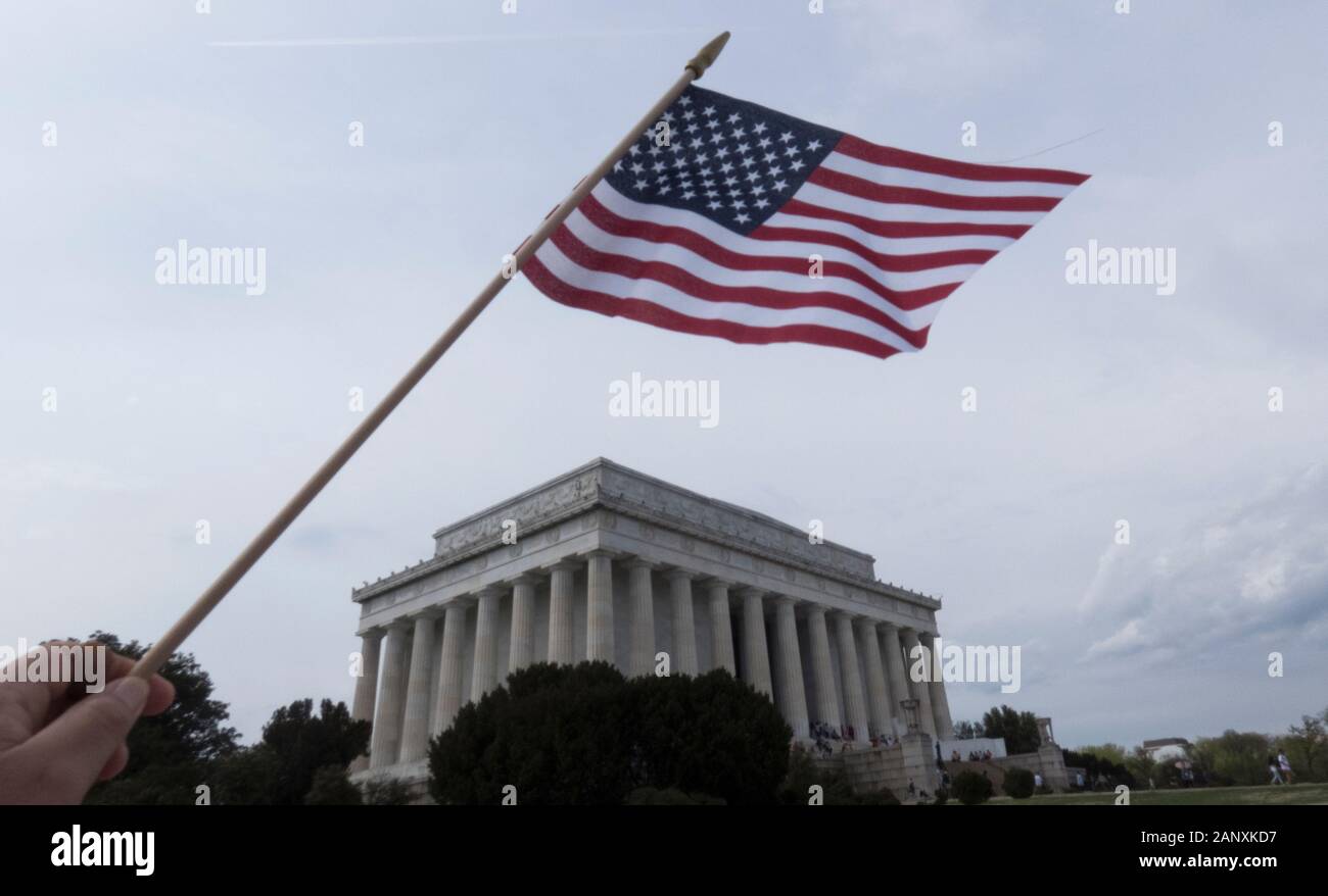 Il Lincoln Memorial e bandiera degli Stati Uniti. Foto Foto Stock