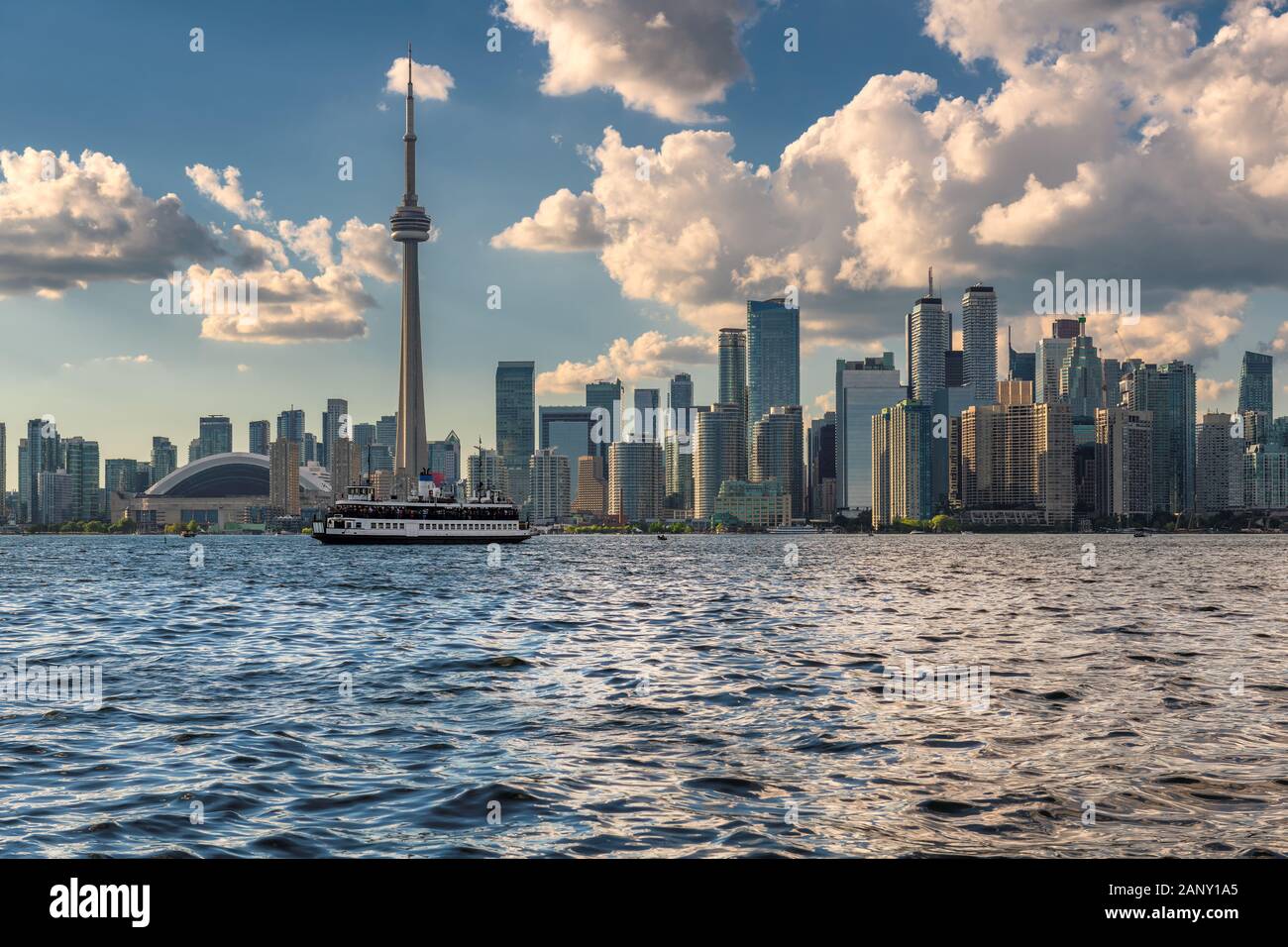 Toronto skyline della città alla giornata di sole, Toronto, Ontario, Canada. Foto Stock