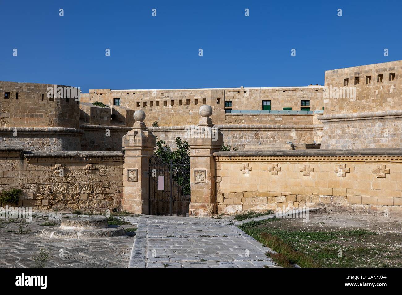 Il Forte Sant'Elmo a La Valletta, Malta, il XVI secolo punto di riferimento della città, fortificazione costruita per ordine di San Giovanni. Foto Stock