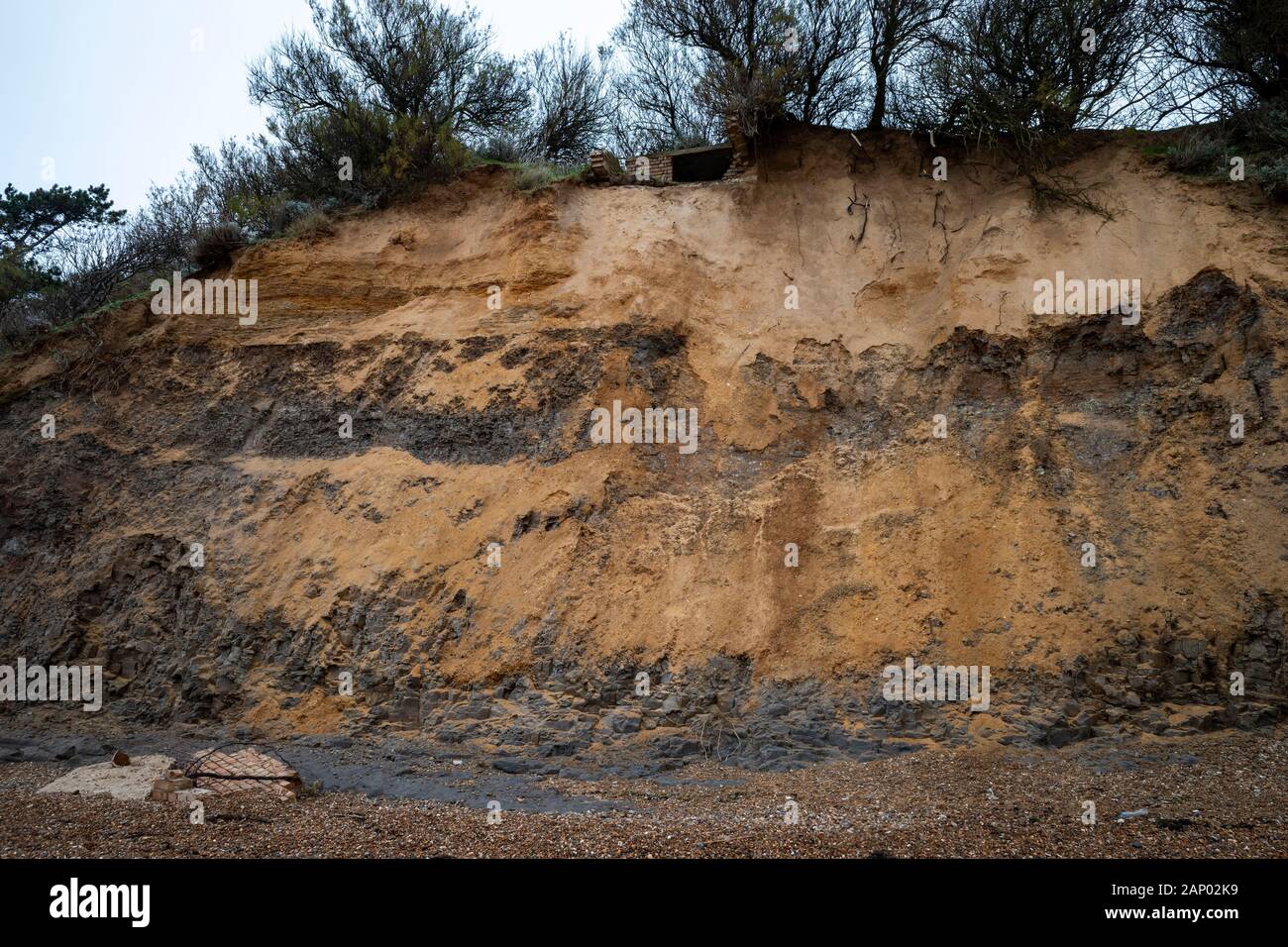 Effetti di erosione costiera Bawdsey Ferry Suffolk in Inghilterra Foto Stock