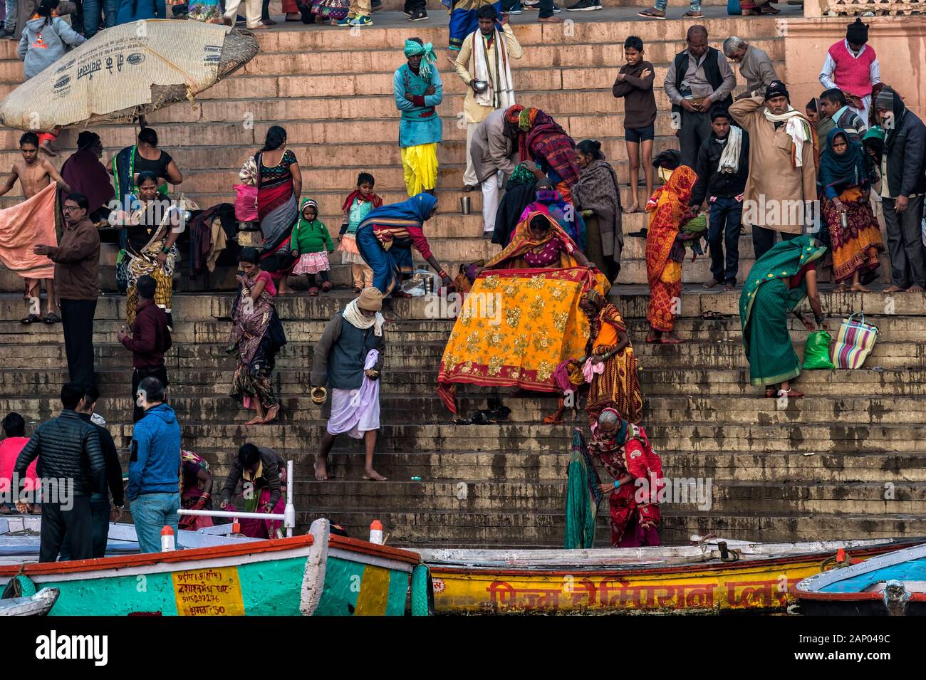 La vita sul ghats, Varanasi, Uttar Pradesh, India Foto Stock