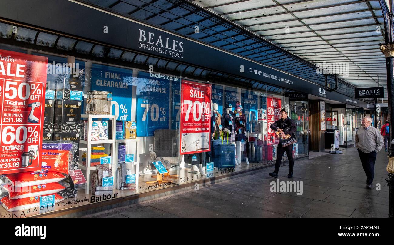 Vista generale di Beale's department store in Southport, Liverpool. Il department store è stato messo in vendita come la catena decide di chiamare gli amministratori. Foto Stock