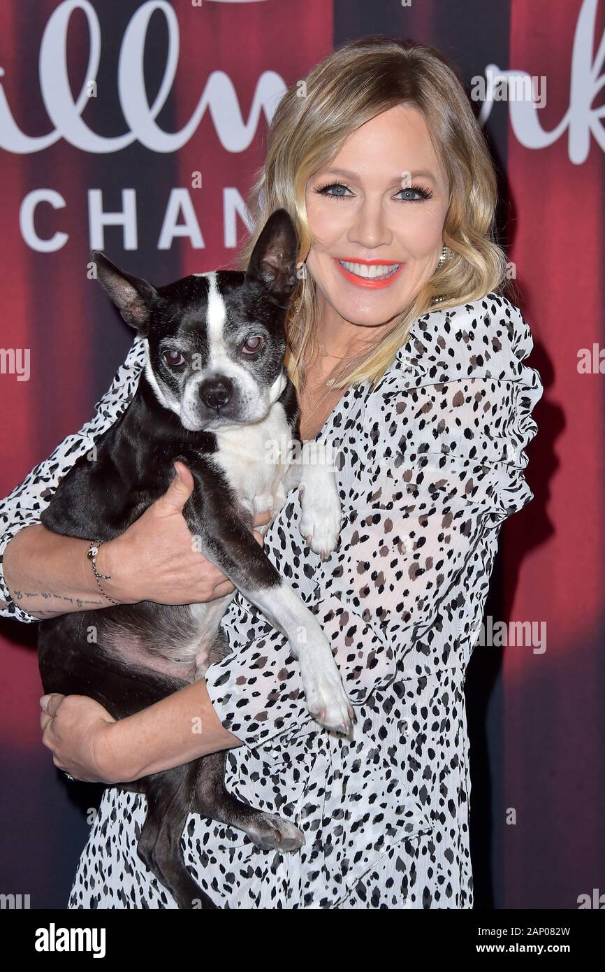 Jennie Garth alla registrazione dell'Hallmark Channel TV show 'American Rescue Dog Show 2019' nel Barker Hangar. Santa Monica, Gennaio 19, 2020 | Utilizzo di tutto il mondo Foto Stock