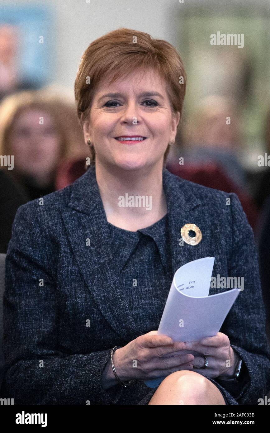 Primo Ministro Nicola Storione durante un evento a Kimpton Charlotte Square Hotel, Edinburgh, per celebrare l'impatto positivo dei cittadini della UE e di annunciare ulteriori finanziamenti per il soggiorno in Scozia campagna. Foto Stock