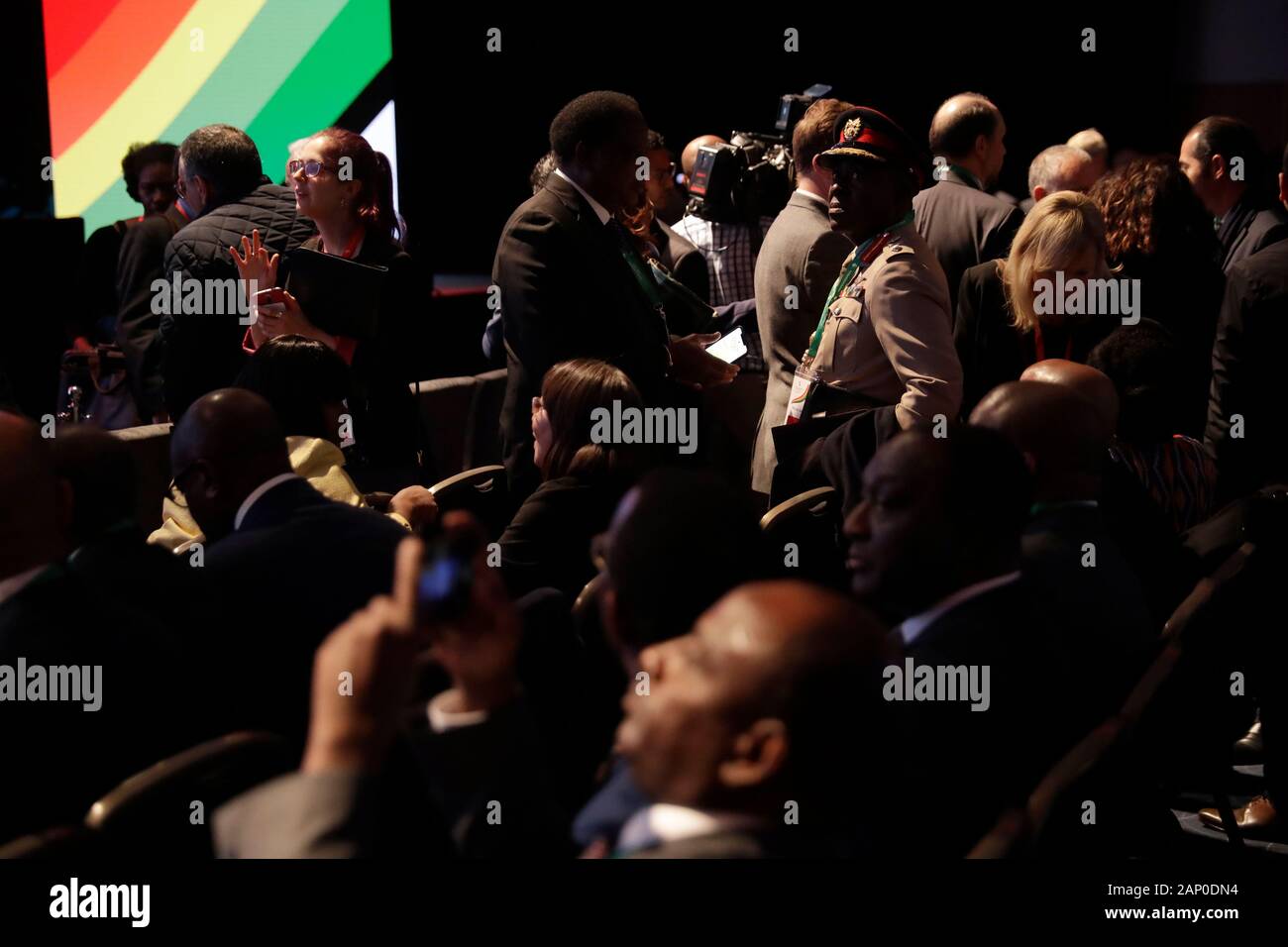 I delegati attendere prima che il Primo Ministro Boris Johnson offre un discorso durante la sessione plenaria di apertura del Regno Unito Africa Investment Summit al Intercontinental Hotel di Londra. Foto di PA. Picture Data: lunedì 20 gennaio, 2020. Vedere PA storia politica Johnson. Foto di credito dovrebbe leggere: Matt Dunham/PA FILO Foto Stock