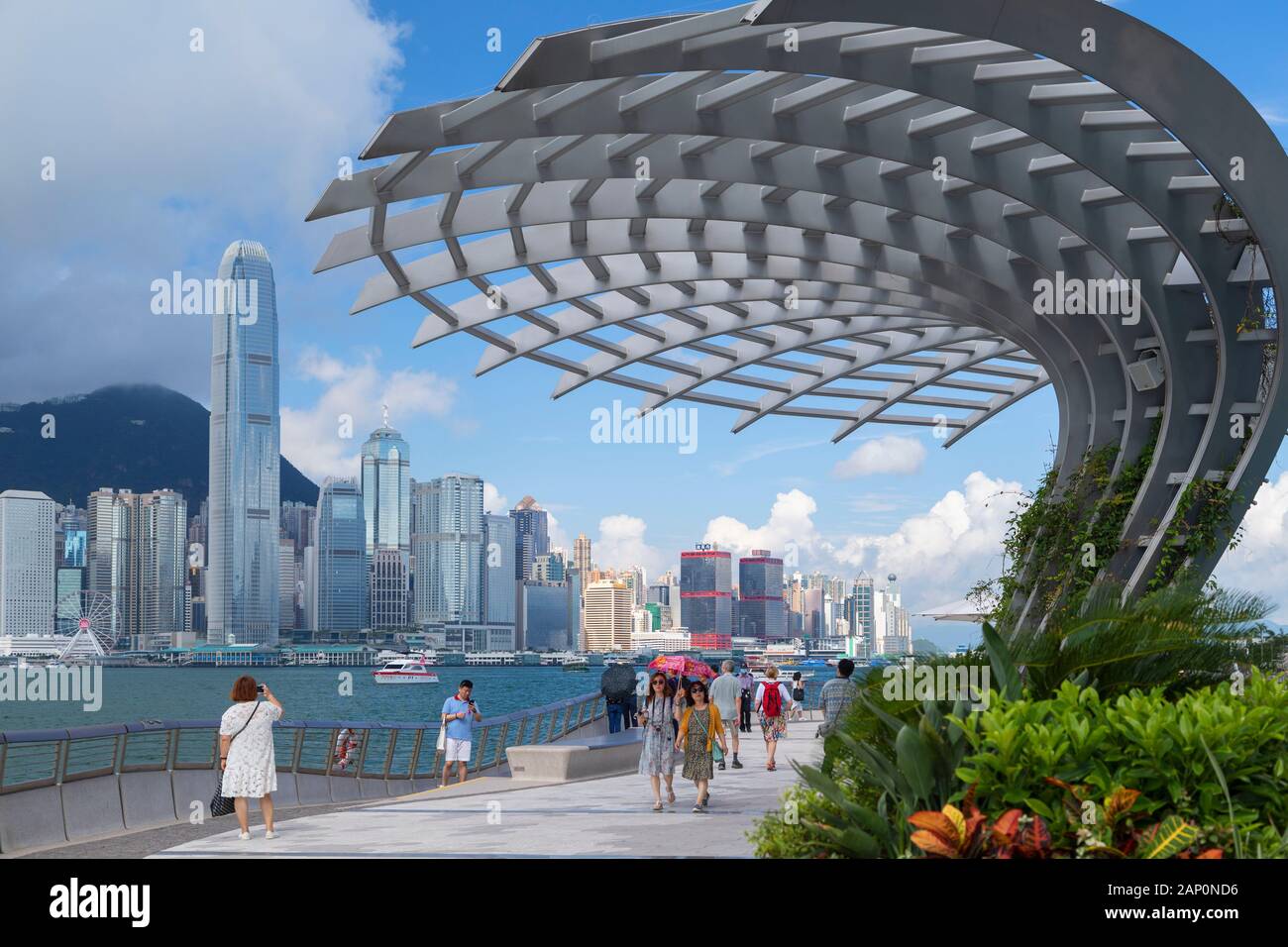 Skyline Dell'Isola Di Hong Kong E Passeggiata Di Tsim Sha Tsui, Kowloon, Hong Kong Foto Stock