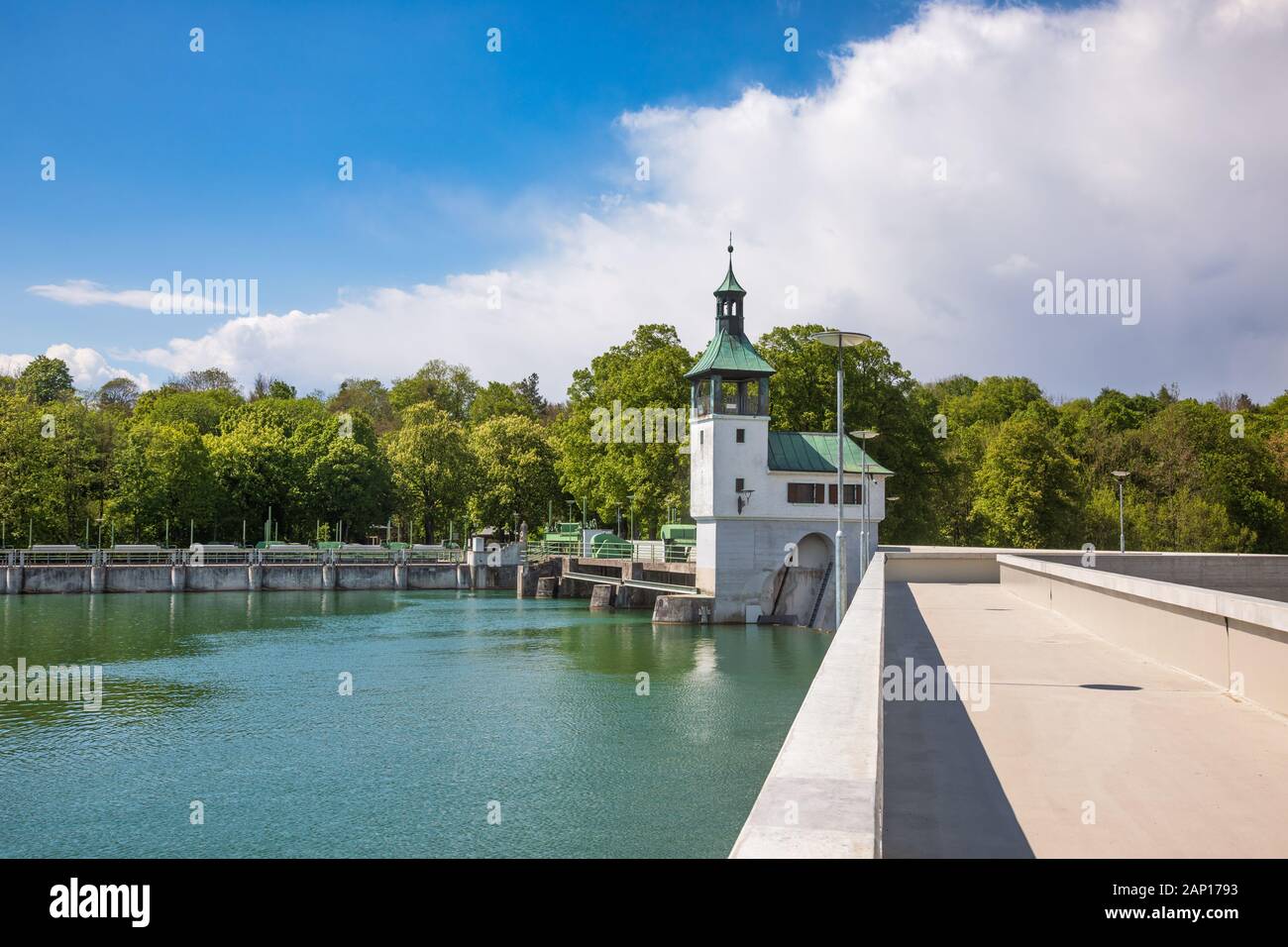 Hochablass (alta Drain) diga sul fiume Lech a sud di Augsburg, Svevia, Baviera, Germania, una parte del Patrimonio Mondiale dell Unesco acqua sistema di gestione dei Foto Stock