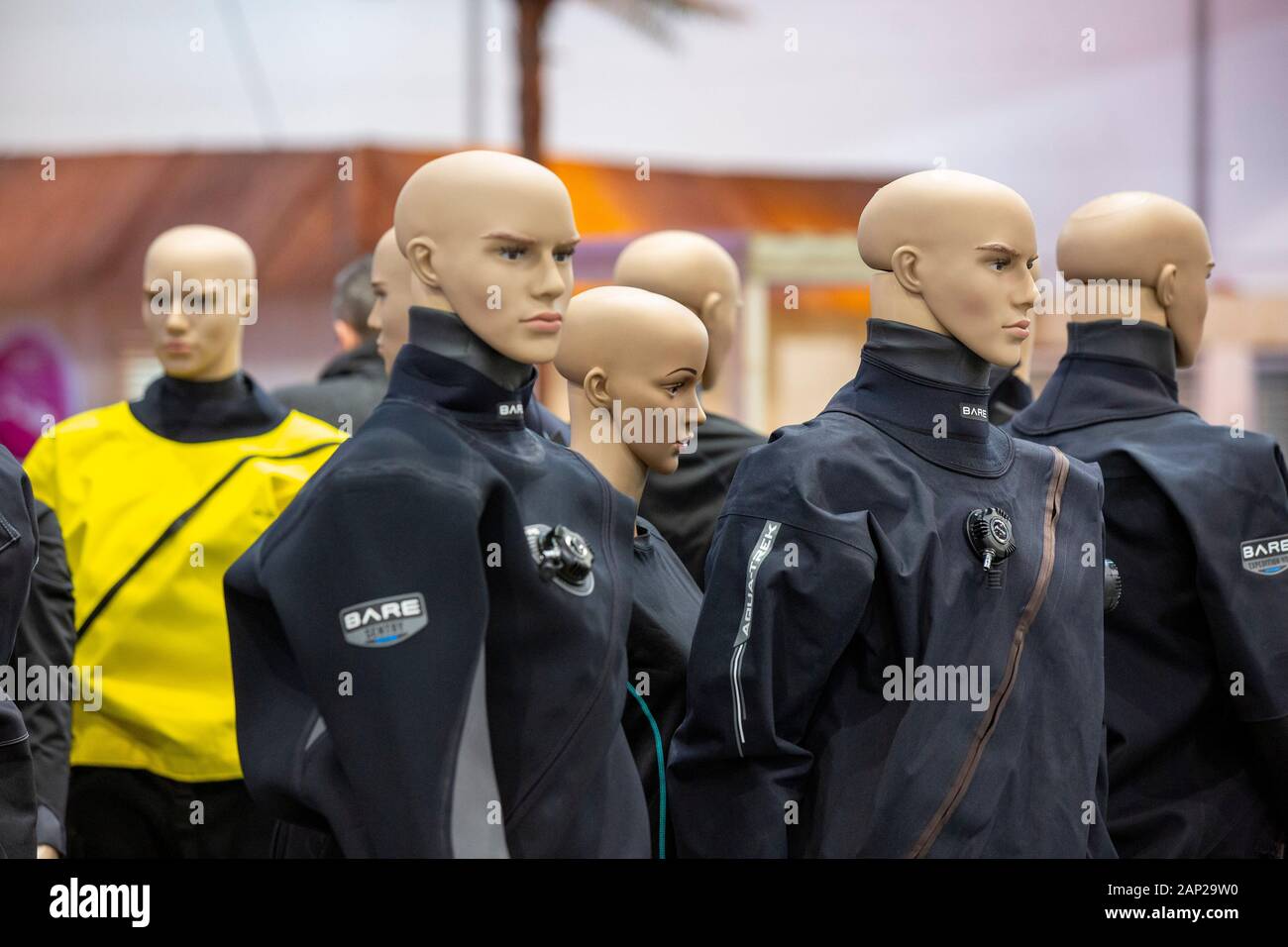 Symbolfoto Puppen-Dummies mit Trockies beim Presserundgang auf der 51. Boot Düsseldorf - Bootsmesse und Wassersportmesse in der Messe Düsseldorf. Düss Foto Stock