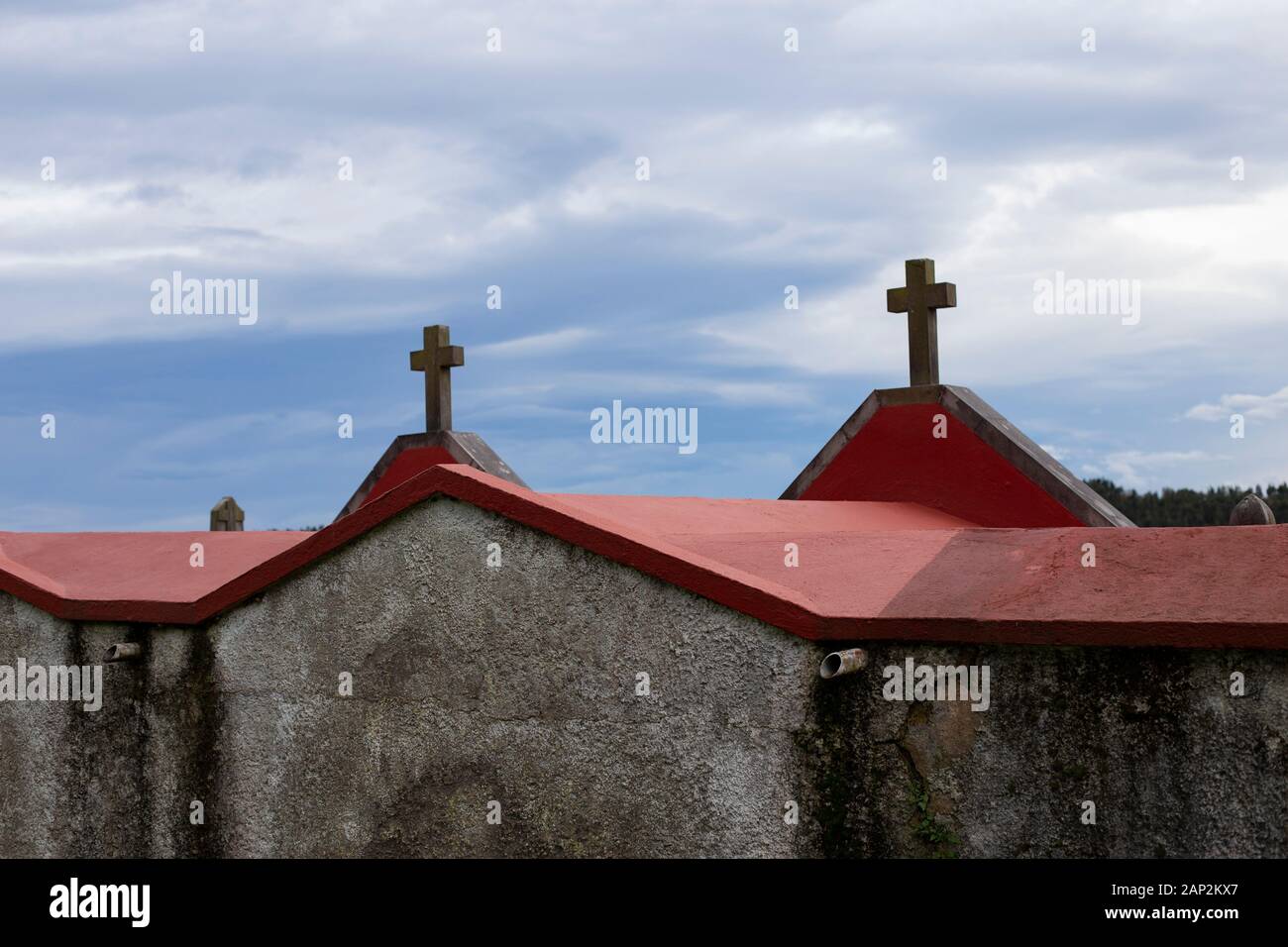 Croce sul cimitero Foto Stock