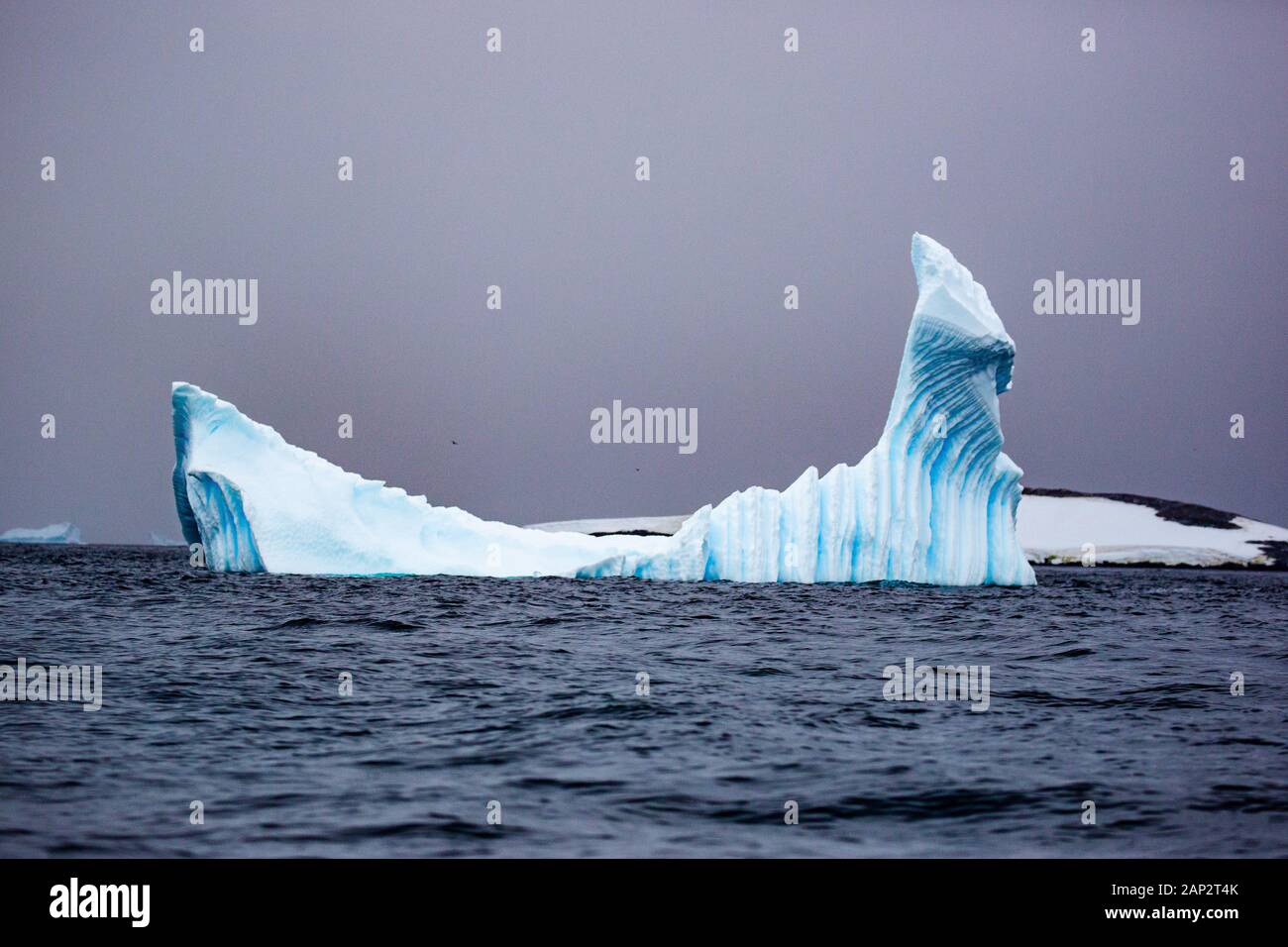 Iceberg di fusione a causa del riscaldamento globale nel sud dell'Oceano Atlantico, Antartide Foto Stock