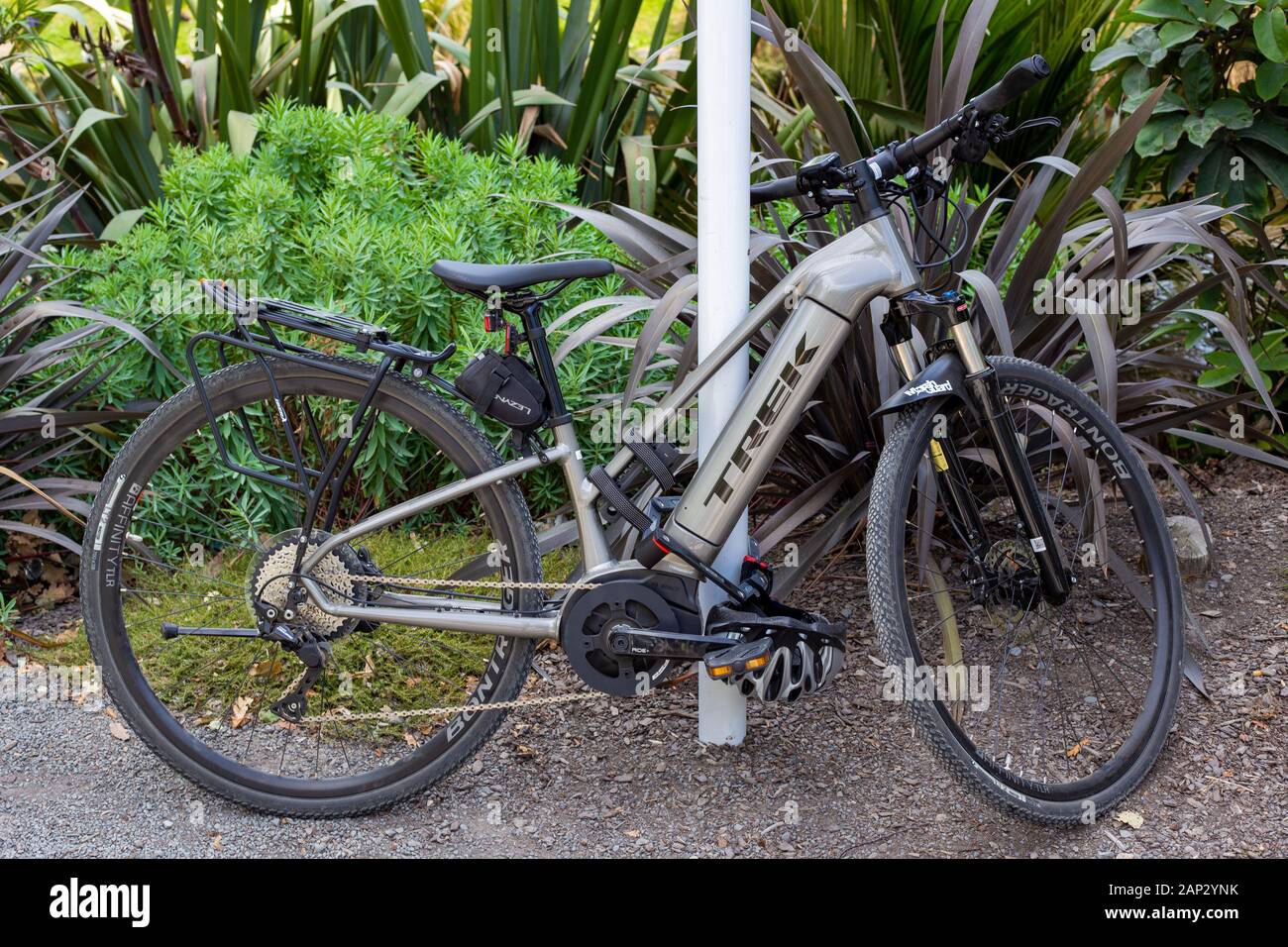 Christchurch, Canterbury, Nuova Zelanda, 01/19/2020: Un Trek marca bicicletta elettrica - una moderna e verde modo di viaggiare intorno alla città Foto Stock