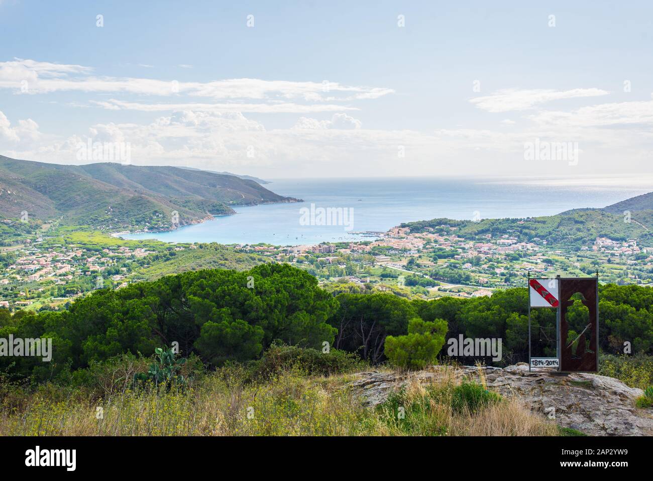 Vista di Marina di Campo Bay. La spiaggia di Marina di Campo è la spiaggia più lunga dell'Isola d'Elba Foto Stock