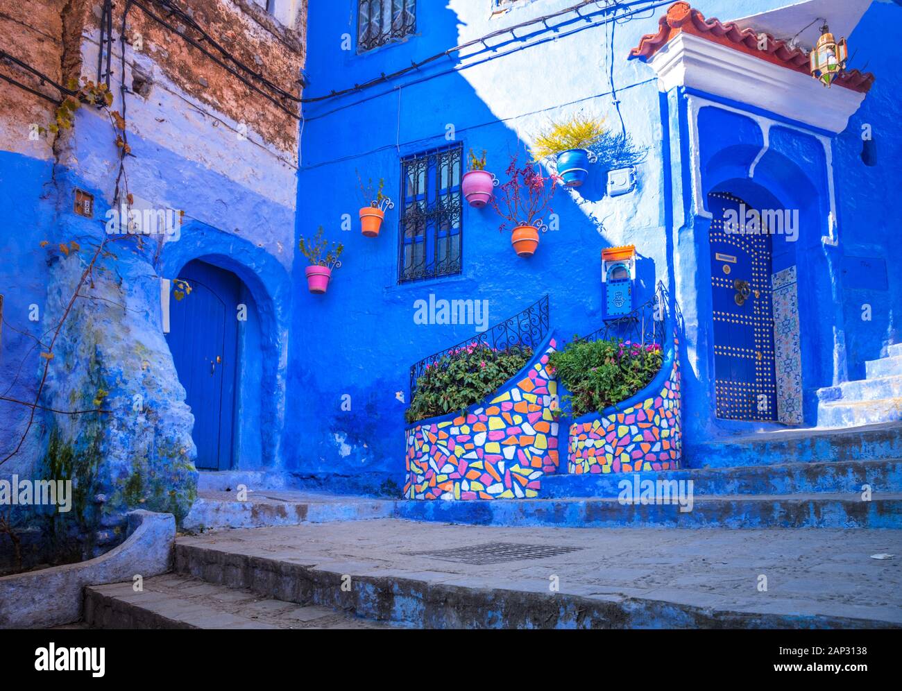 Chefchaouen, una città con case dipinte di blu e strette, belle, strade blu, Marocco, Africa Foto Stock